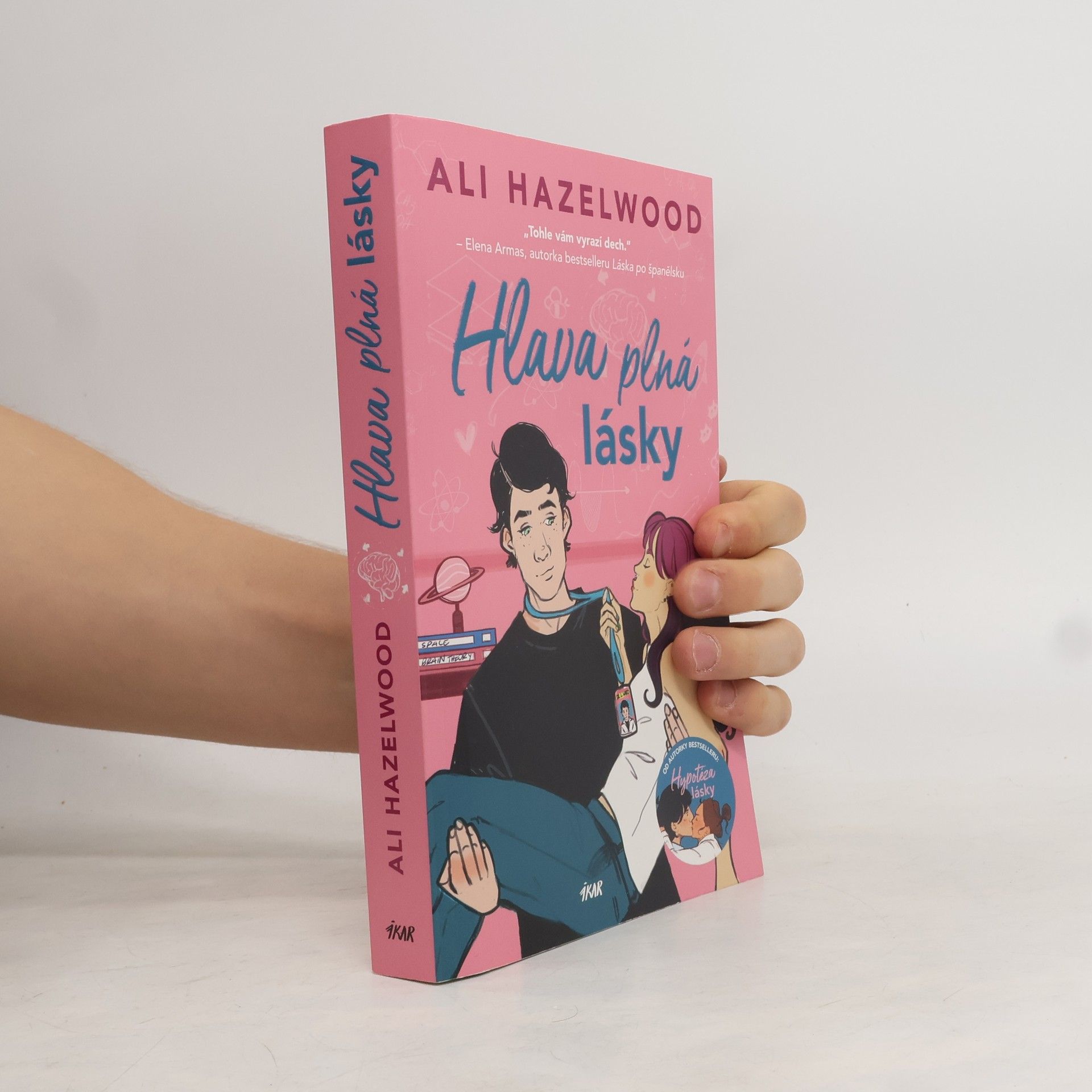 Ali Hazelwood Hlava plná lásky