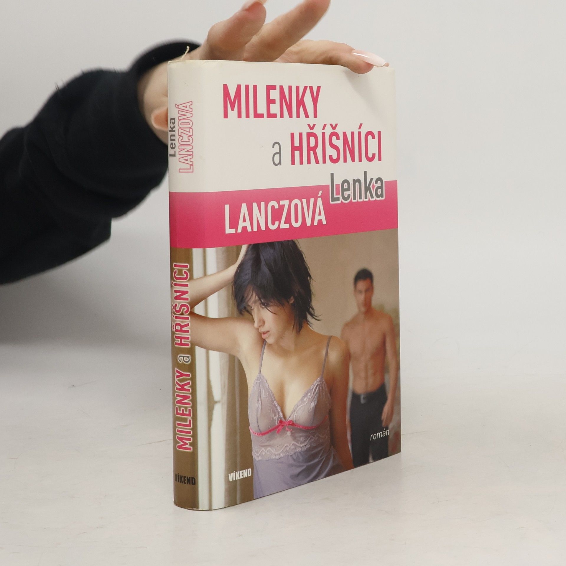 Lenka Lanczová Milenky a hříšníci