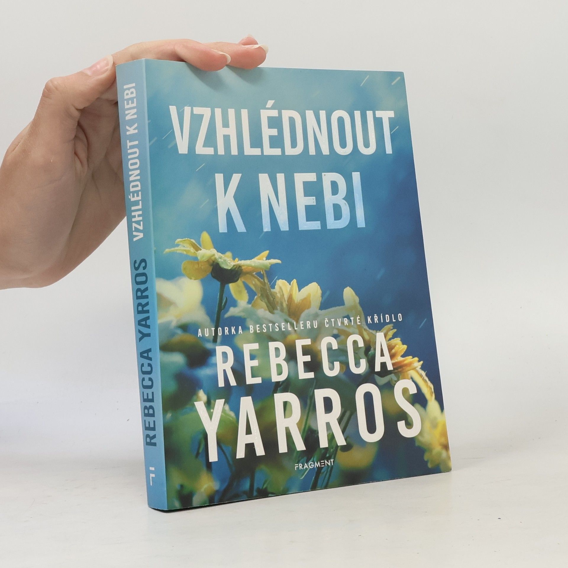 Rebecca Yarros Vzhlédnout k nebi