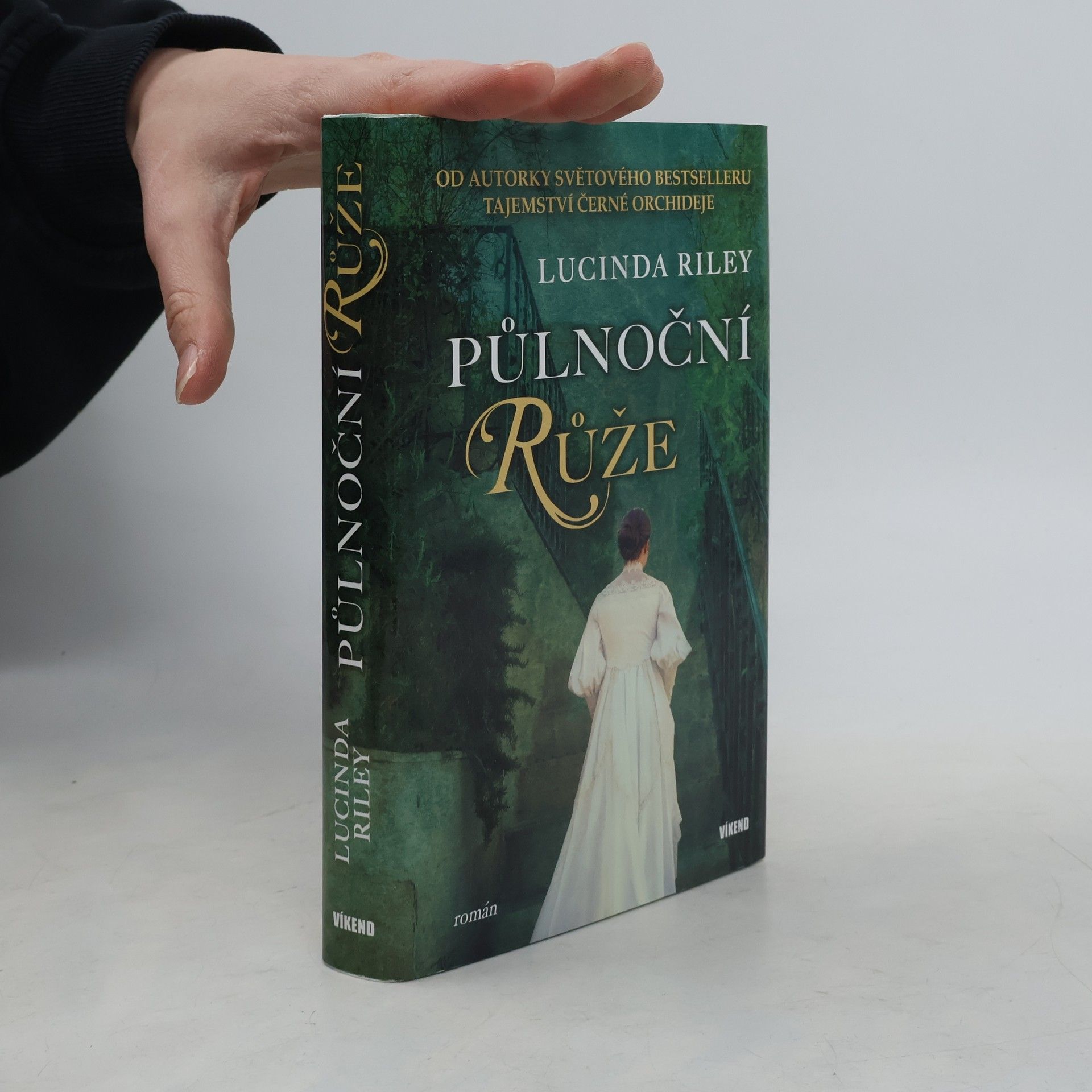 Lucinda Riley Půlnoční růže