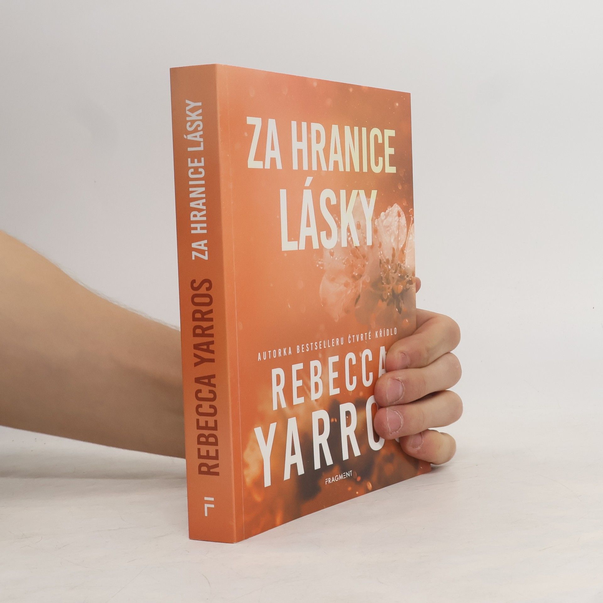 Rebecca Yarros Za hranice lásky