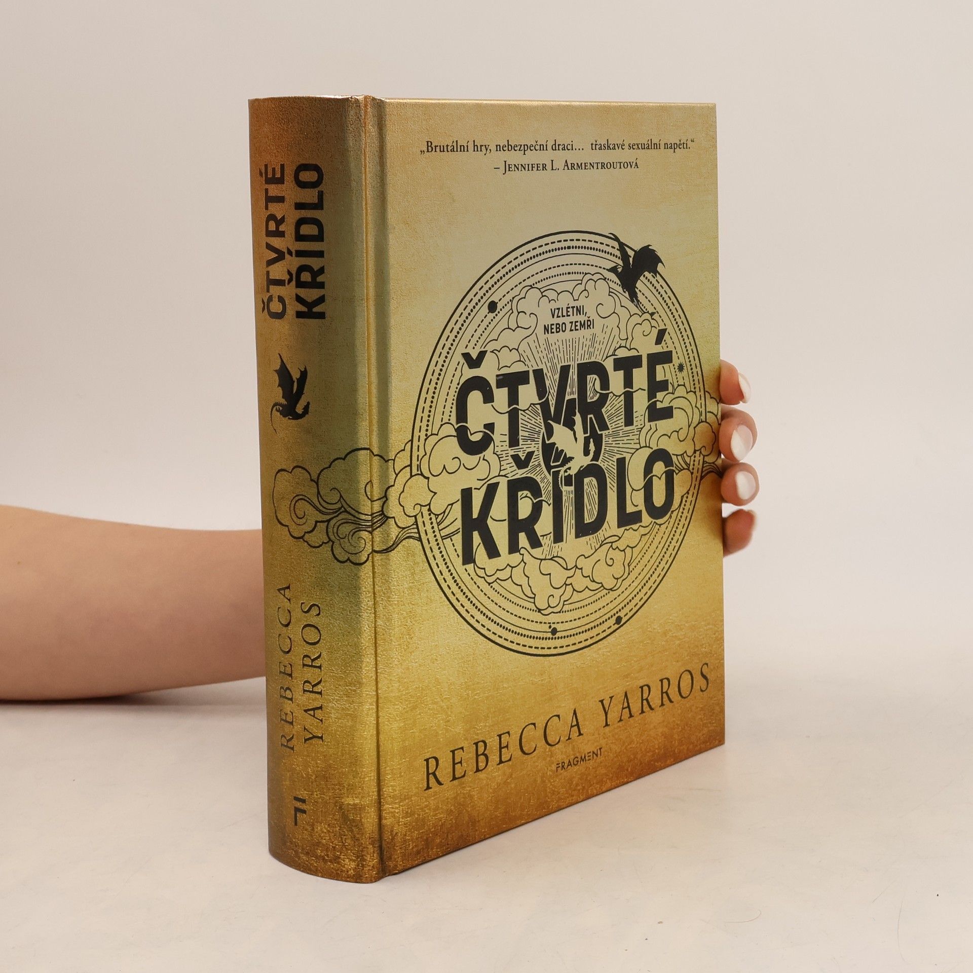 Rebecca Yarros Čtvrté křídlo