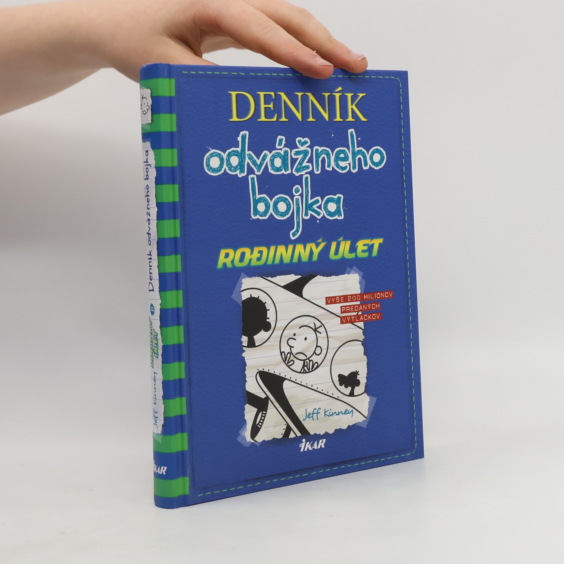 Jeff Kinney Denník odvážneho bojka 12. Rodinný úlet