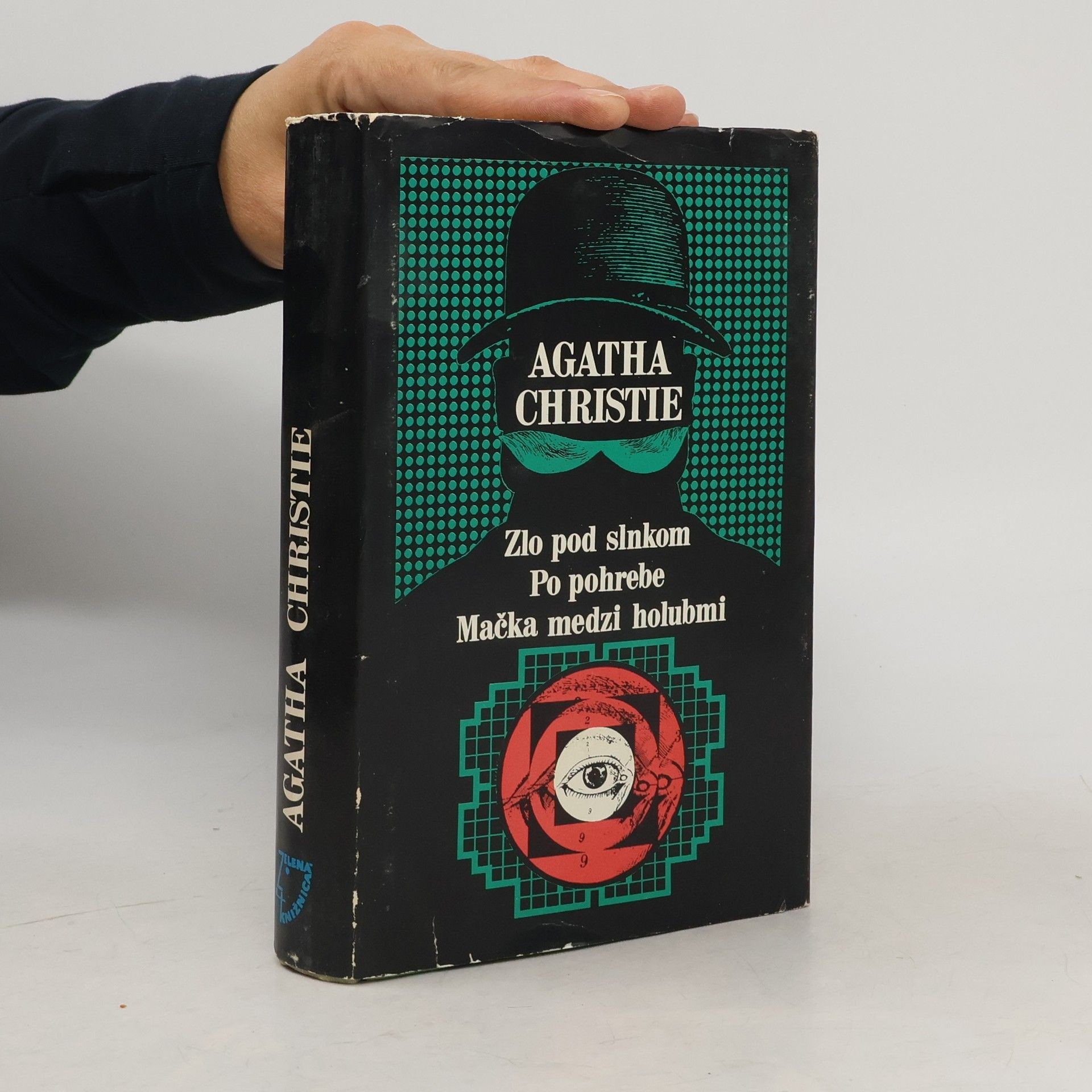 Agatha Christie Zlo pod slnkom. Po pohrebe. Mačka medzi holubmi