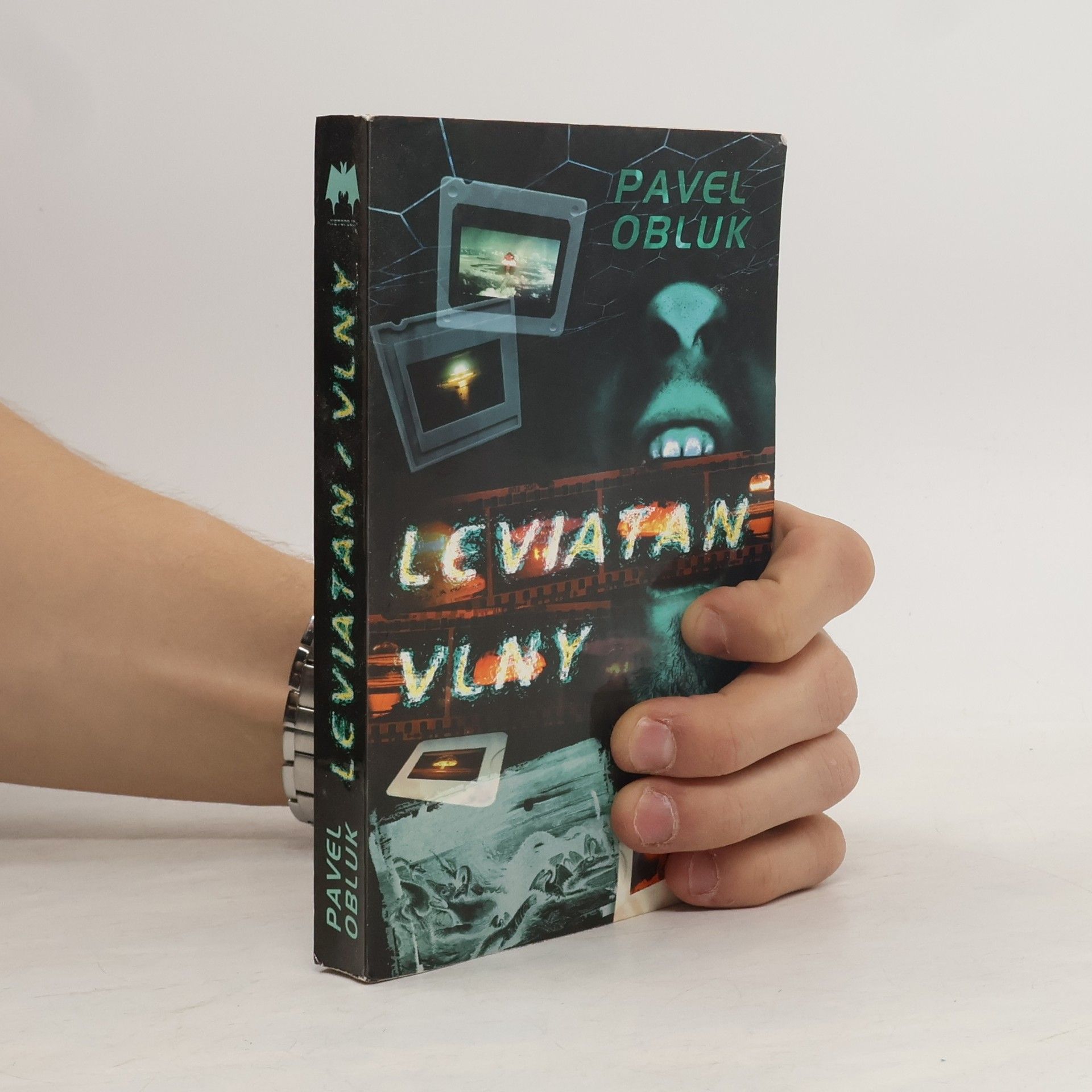 Pavel Obluk Leviatan / Vlny