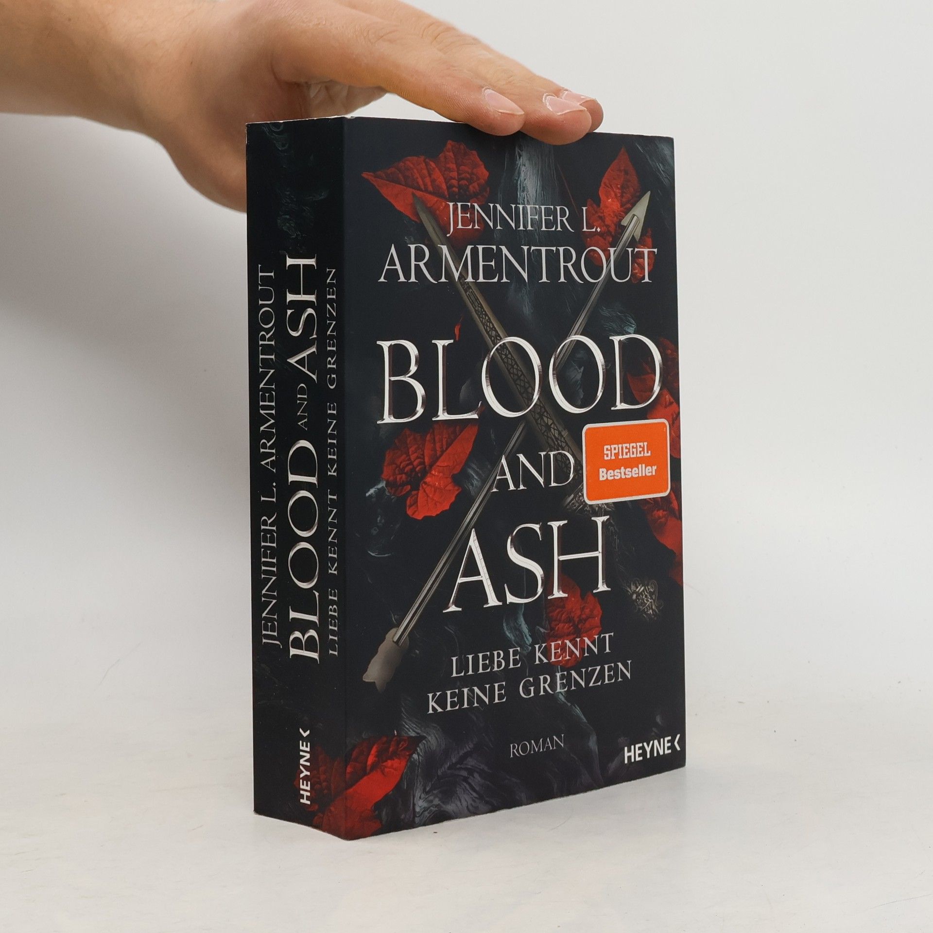 Jennifer Armentrout Blood and Ash