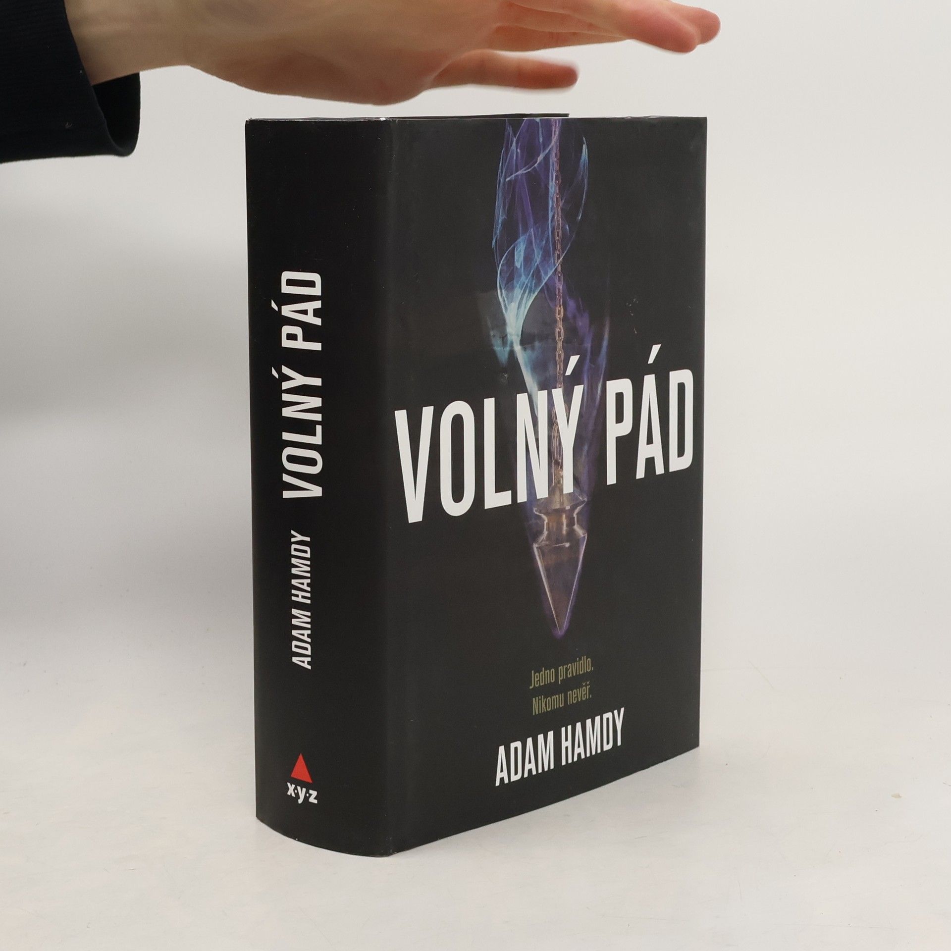 Adam Hamdy Volný pád