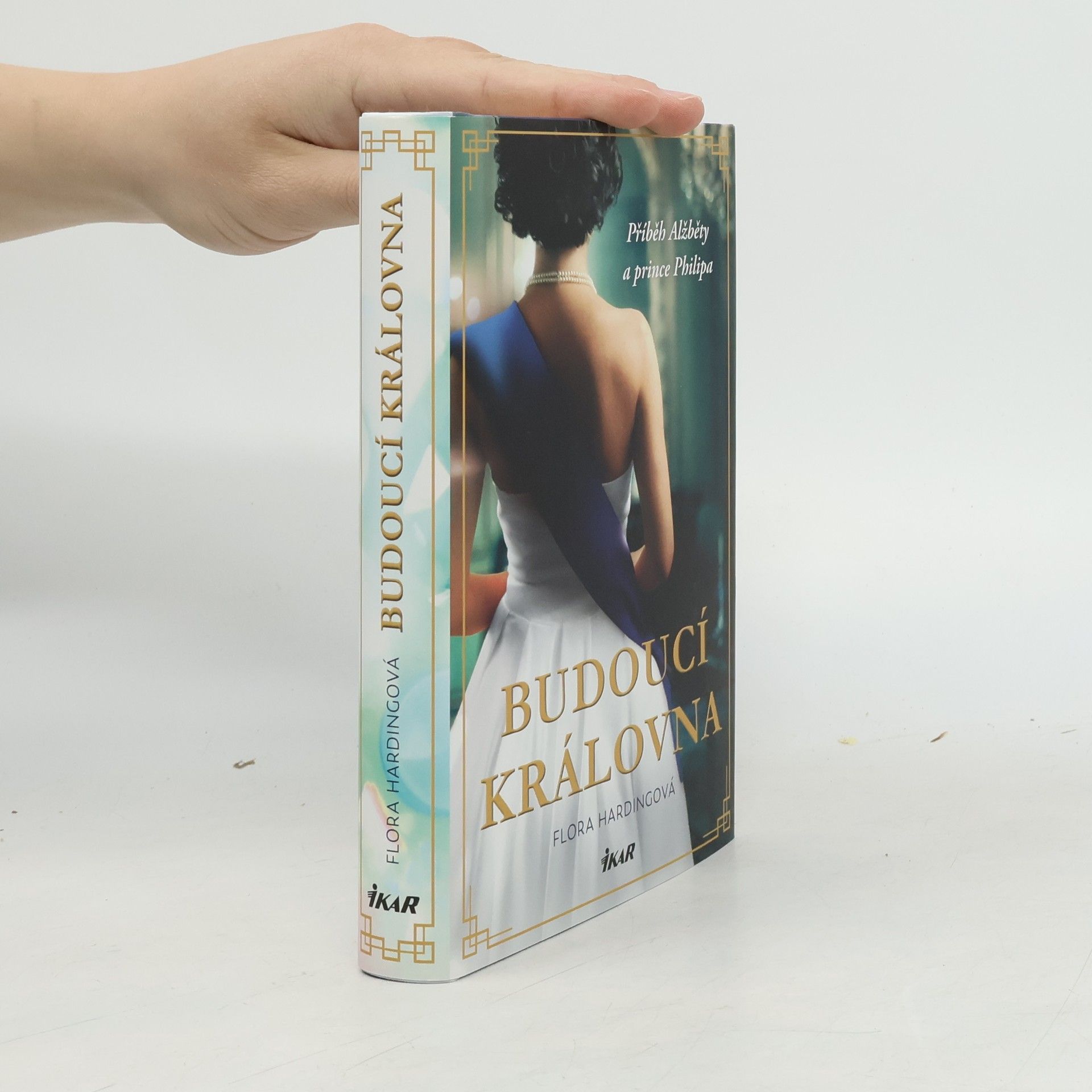 Flora Harding Budoucí královna
