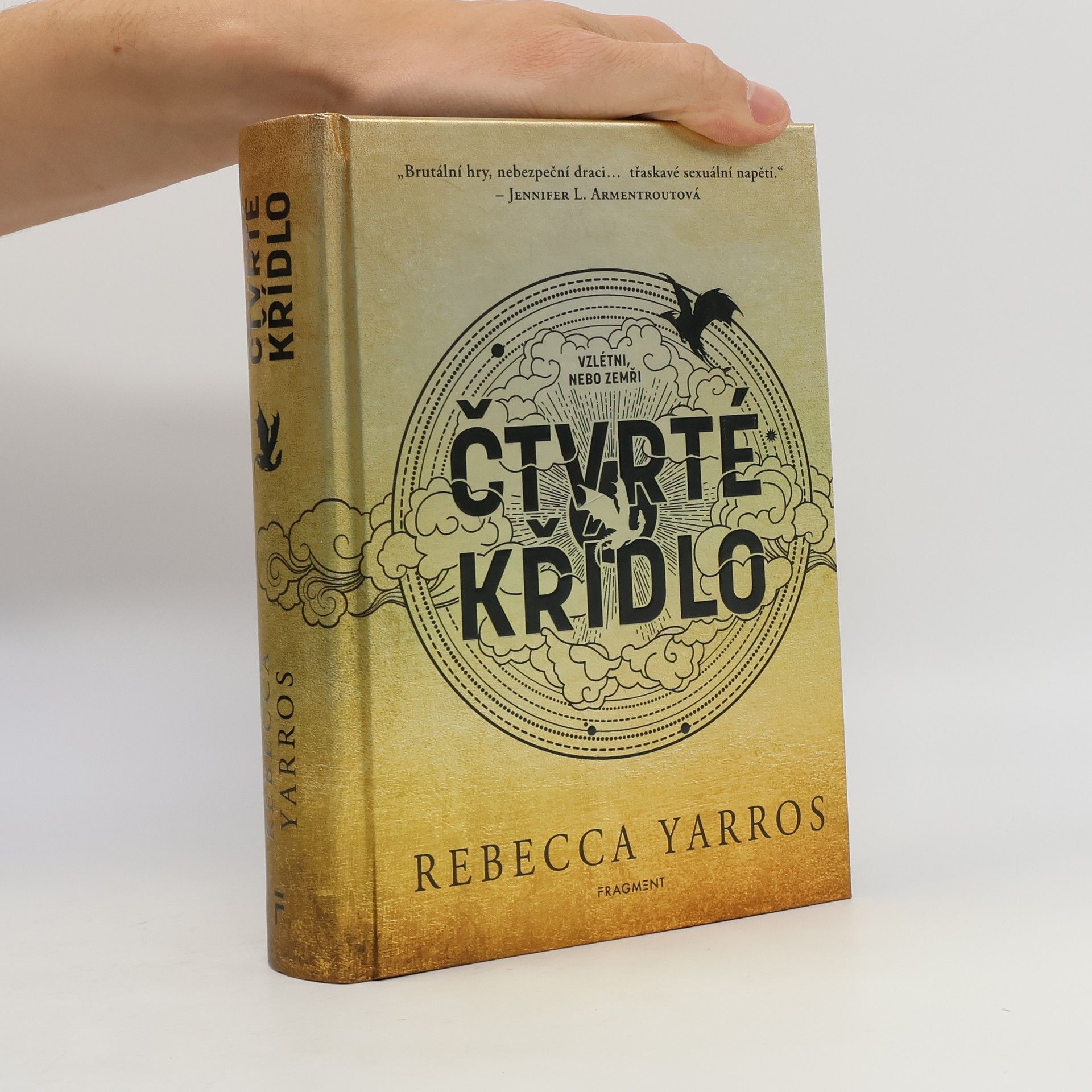 Rebecca Yarros Čtvrté křídlo