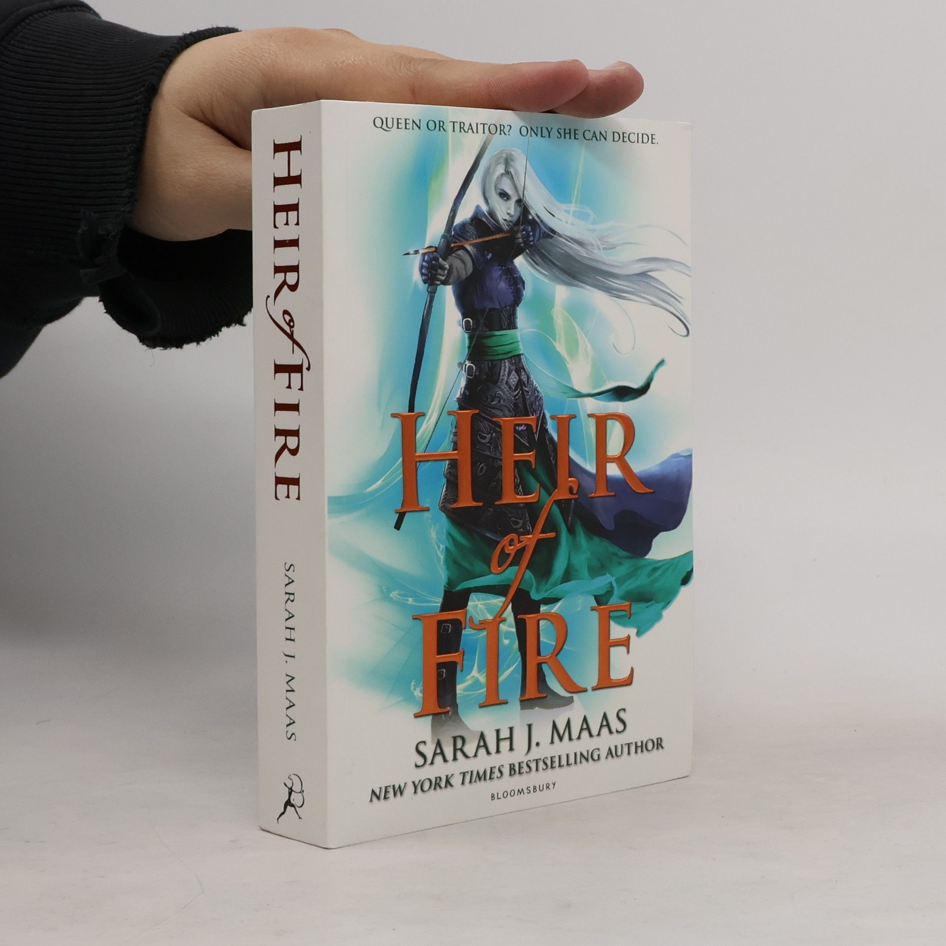 Sarah J. Maas Heir of fire