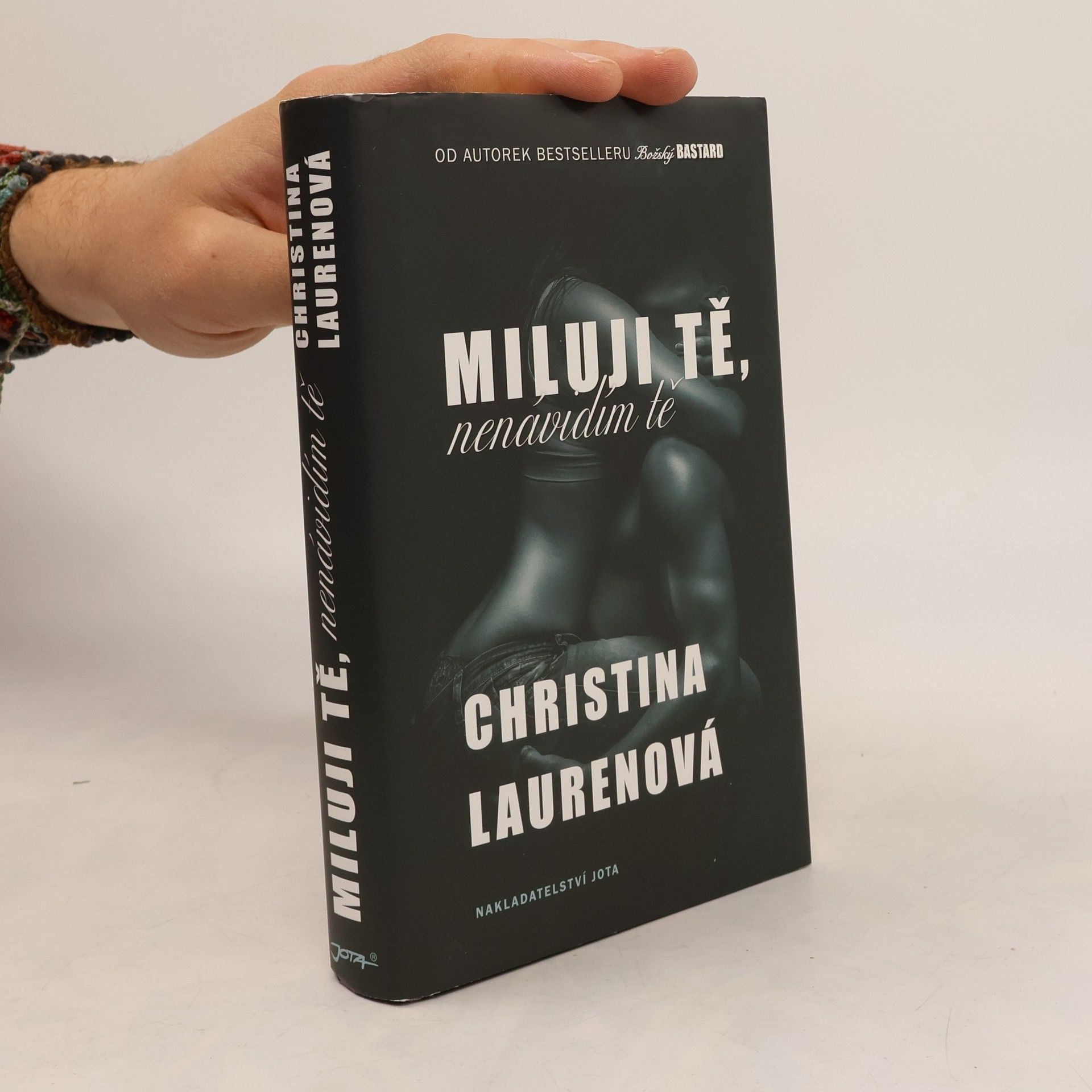Christina Lauren Miluji tě, nenávidím tě