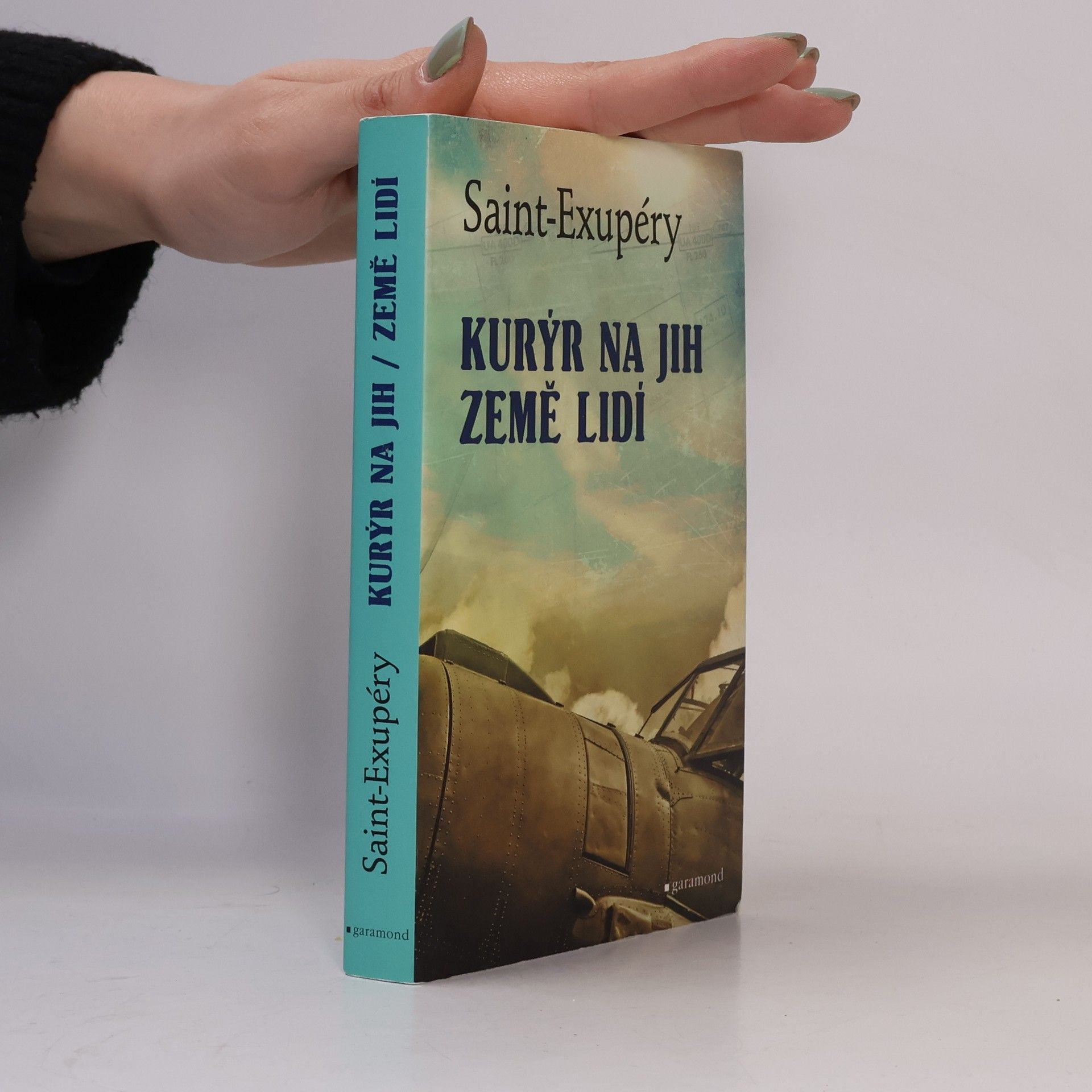 Antoine de Saint-Exupéry Kurýr na jih / Země lidí
