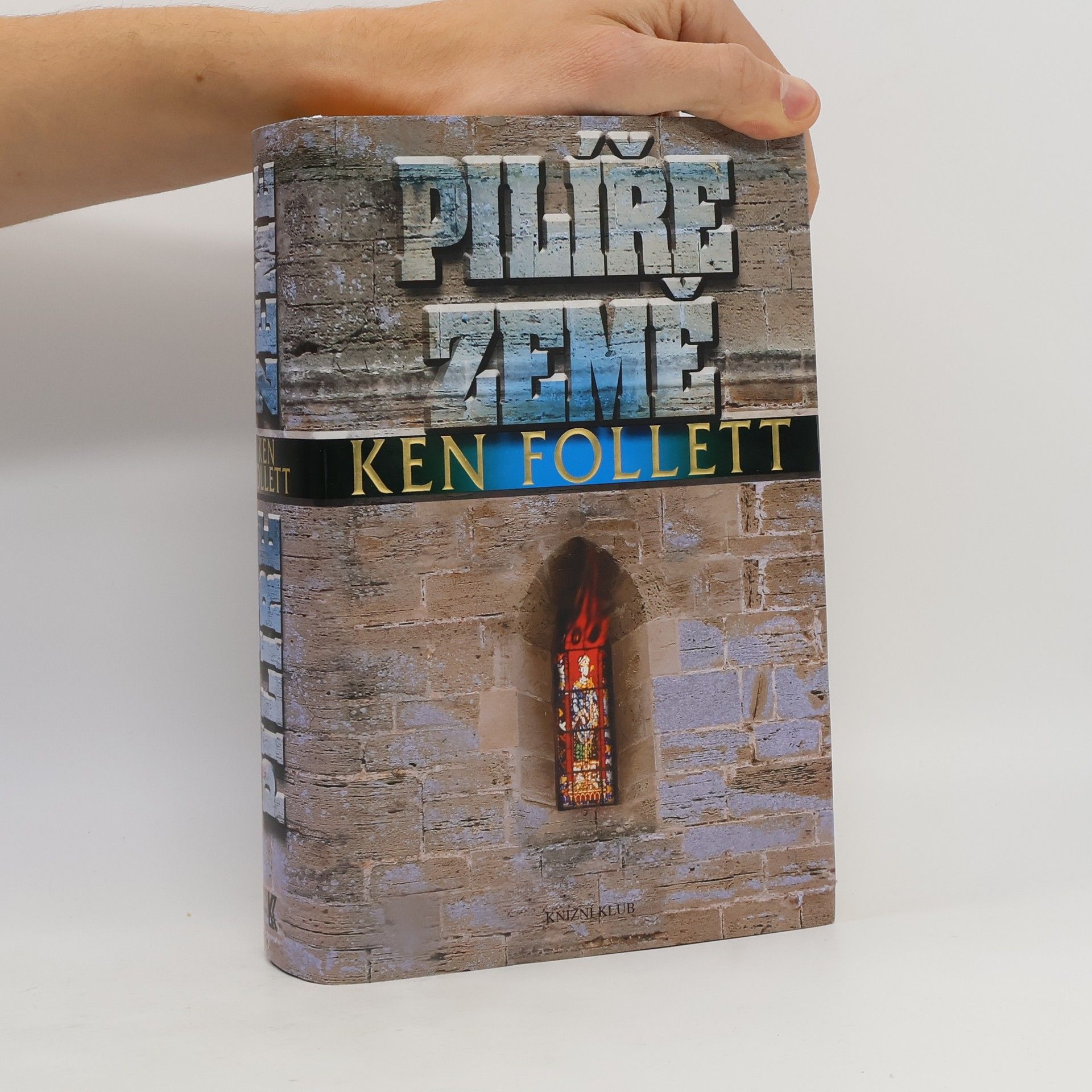 Ken Follett Pilíře země