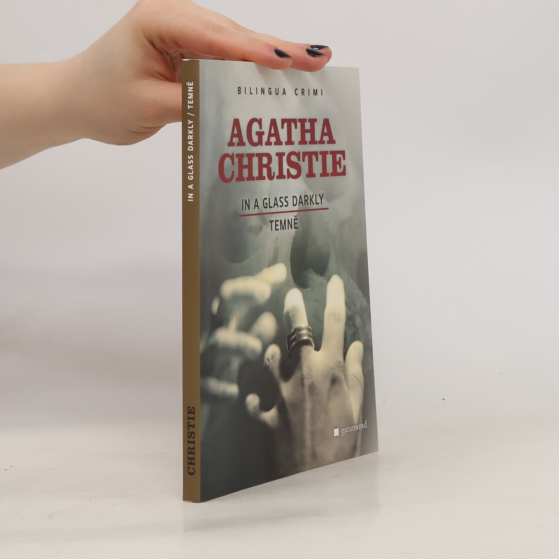 Agatha Christie In a Glass Darkly. Temně