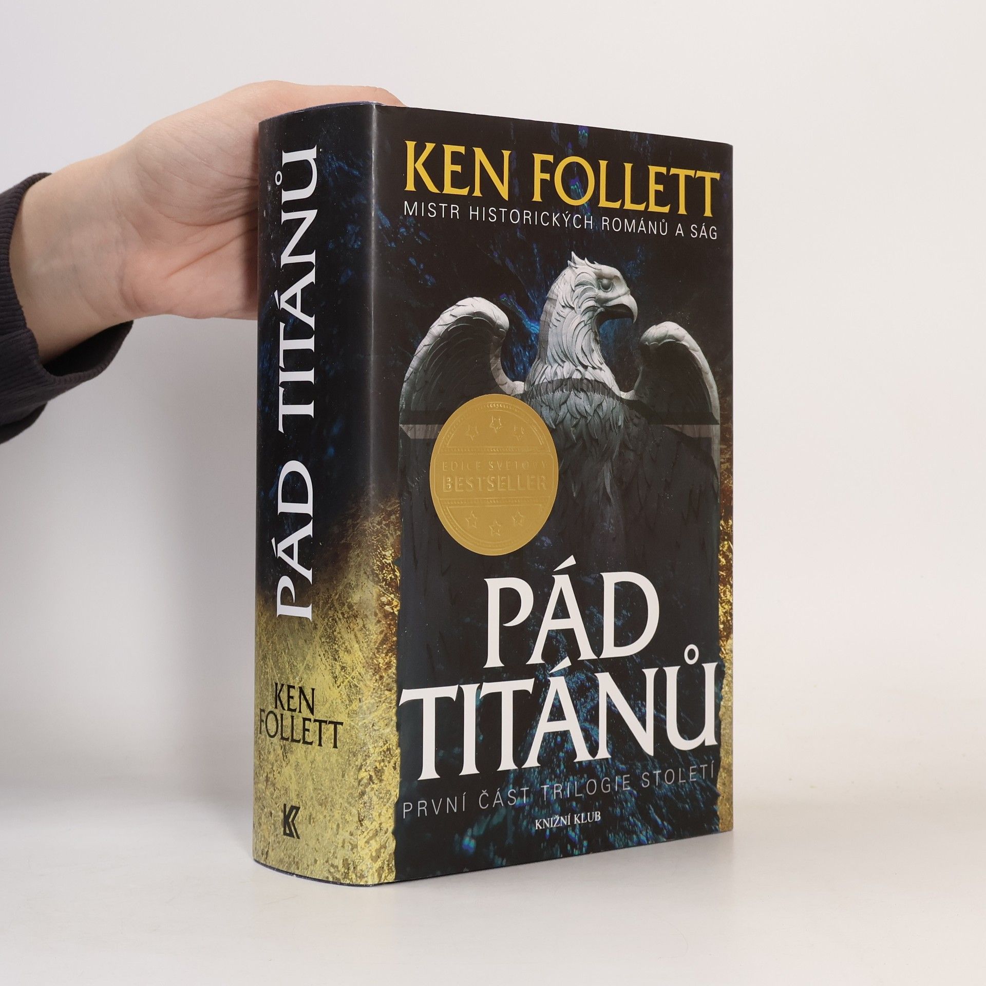 Ken Follett Pád titánů
