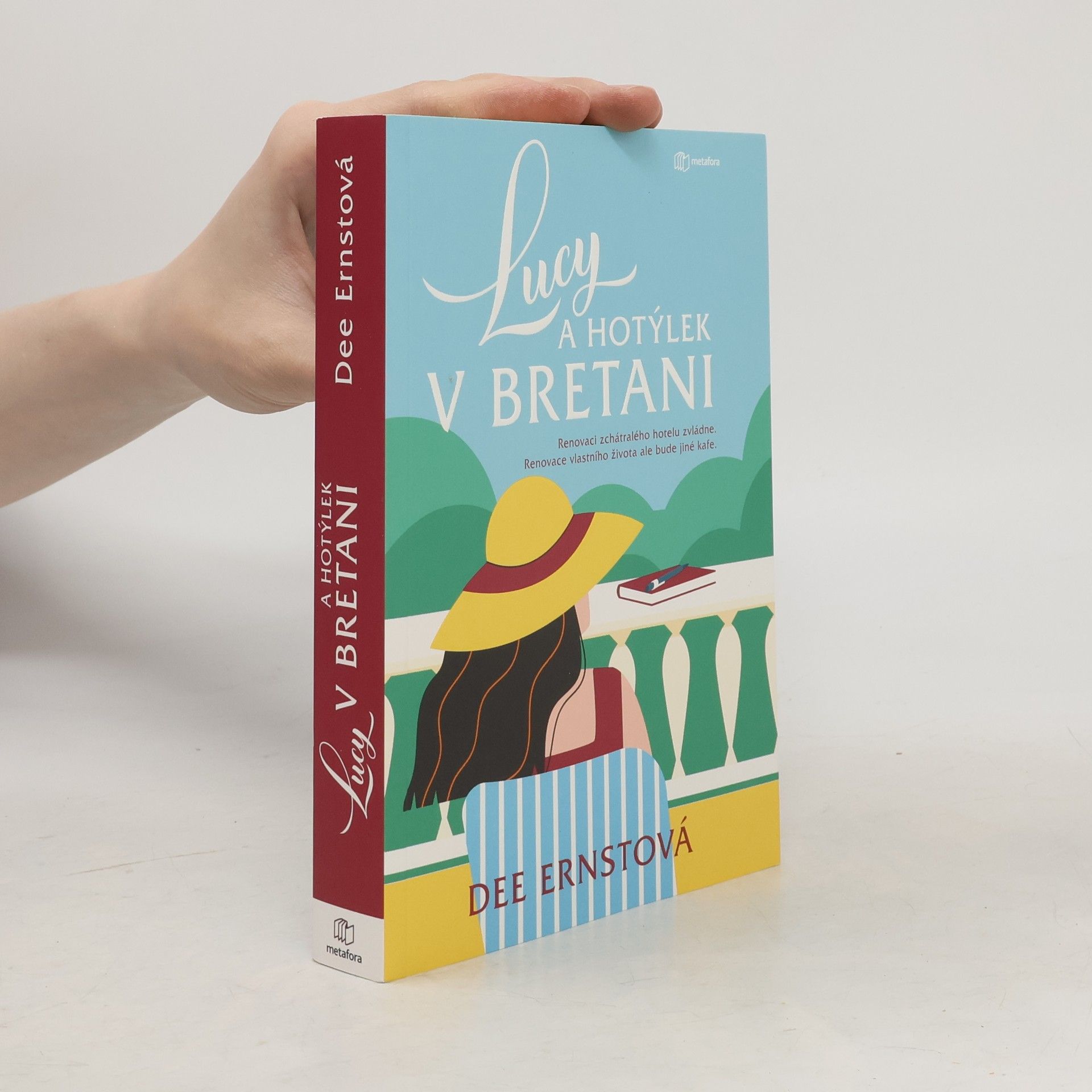 Dee Ernst Lucy a hotýlek v Bretani