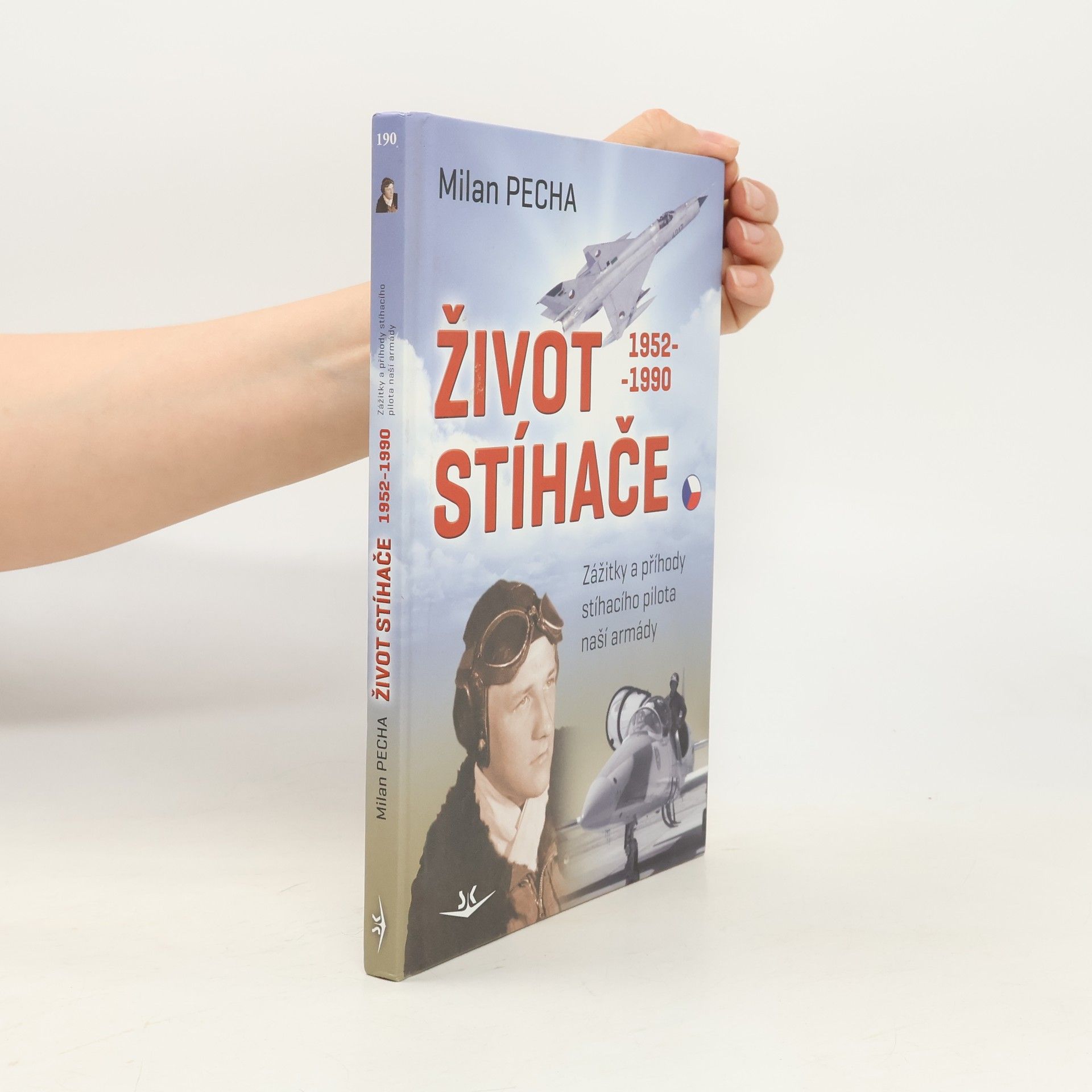 Milan Pecha Život stíhače