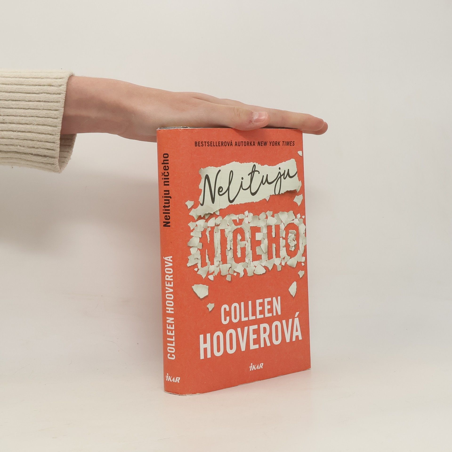 Colleen Hoover Nelituju ničeho