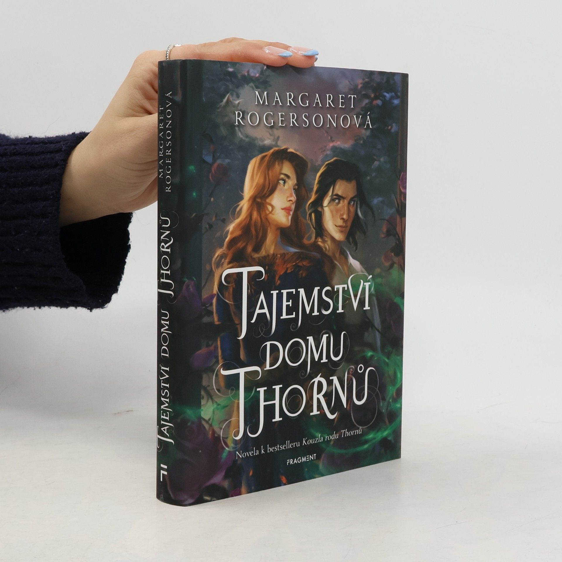 Margaret Rogerson Tajemství domu Thornů