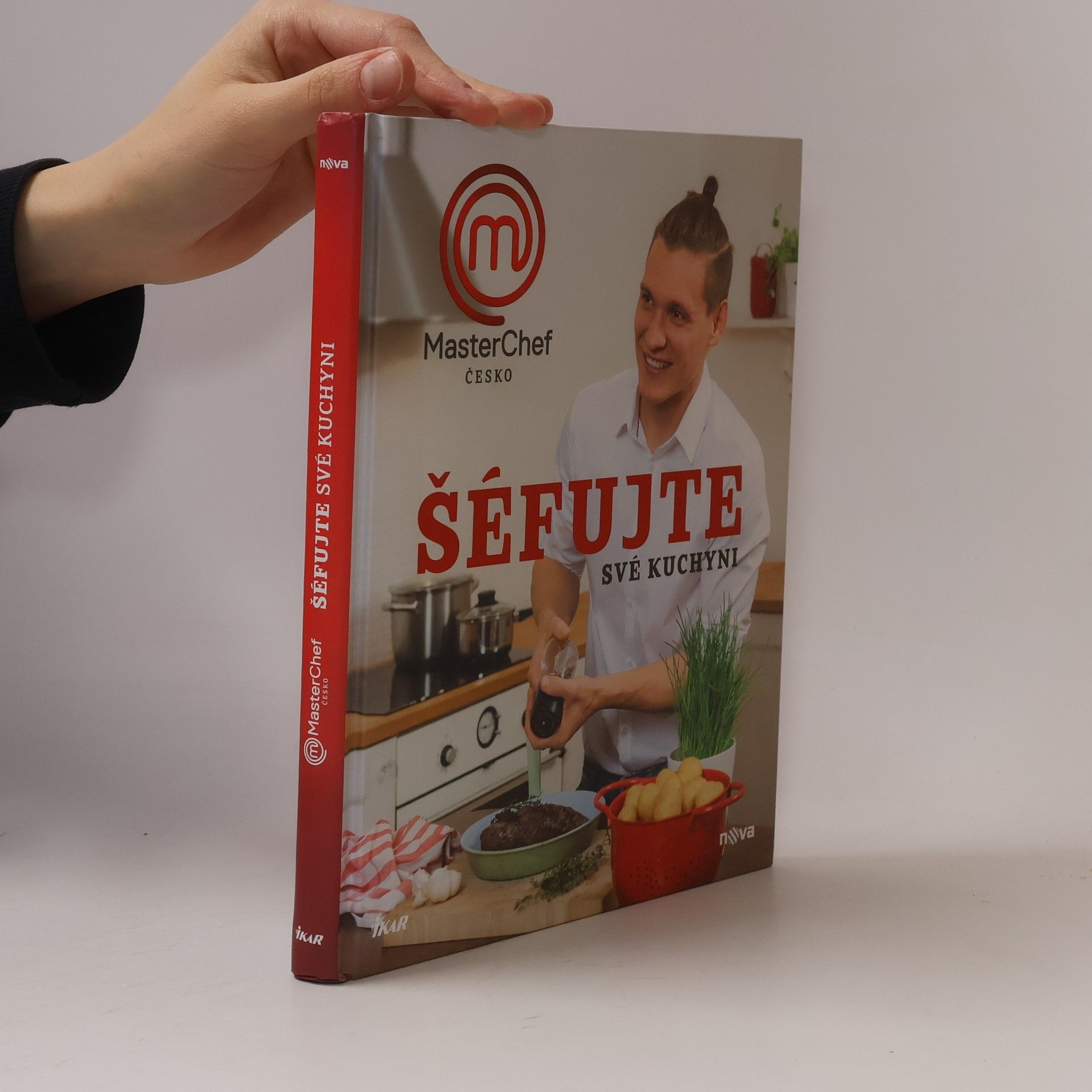 Kolektiv autorů MasterChef Česko. Šéfujte své kuchyni