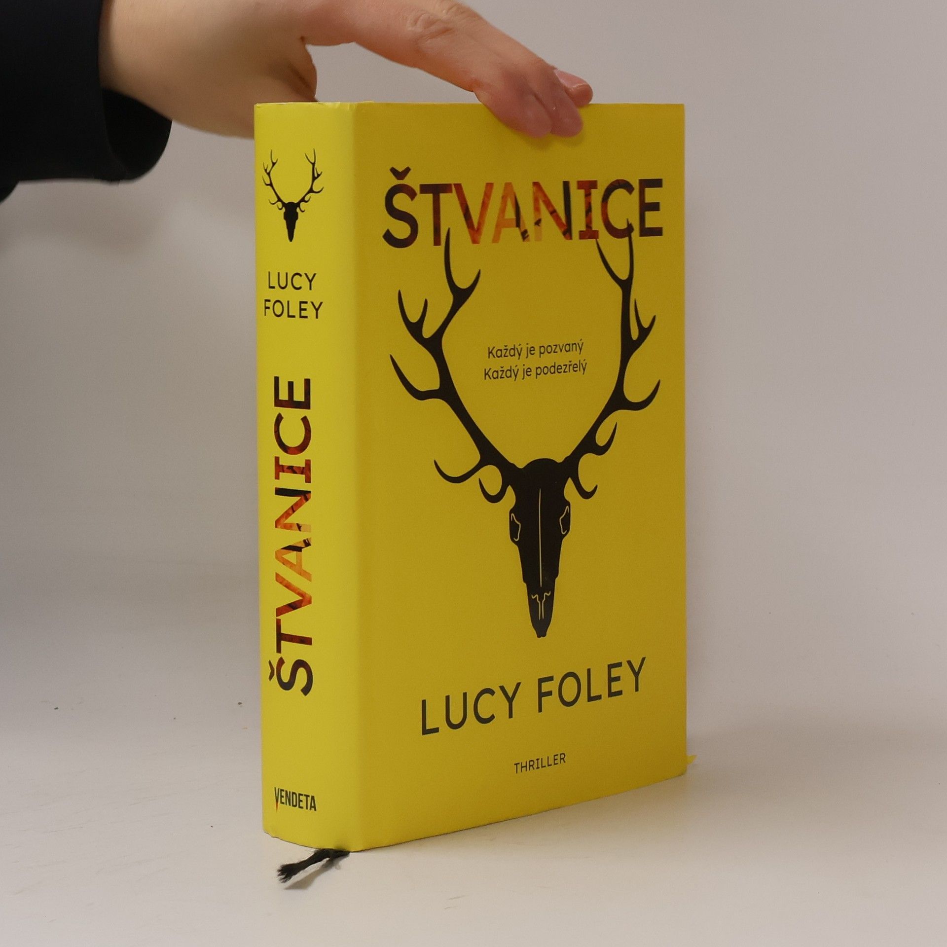 Lucy Foley Štvanice