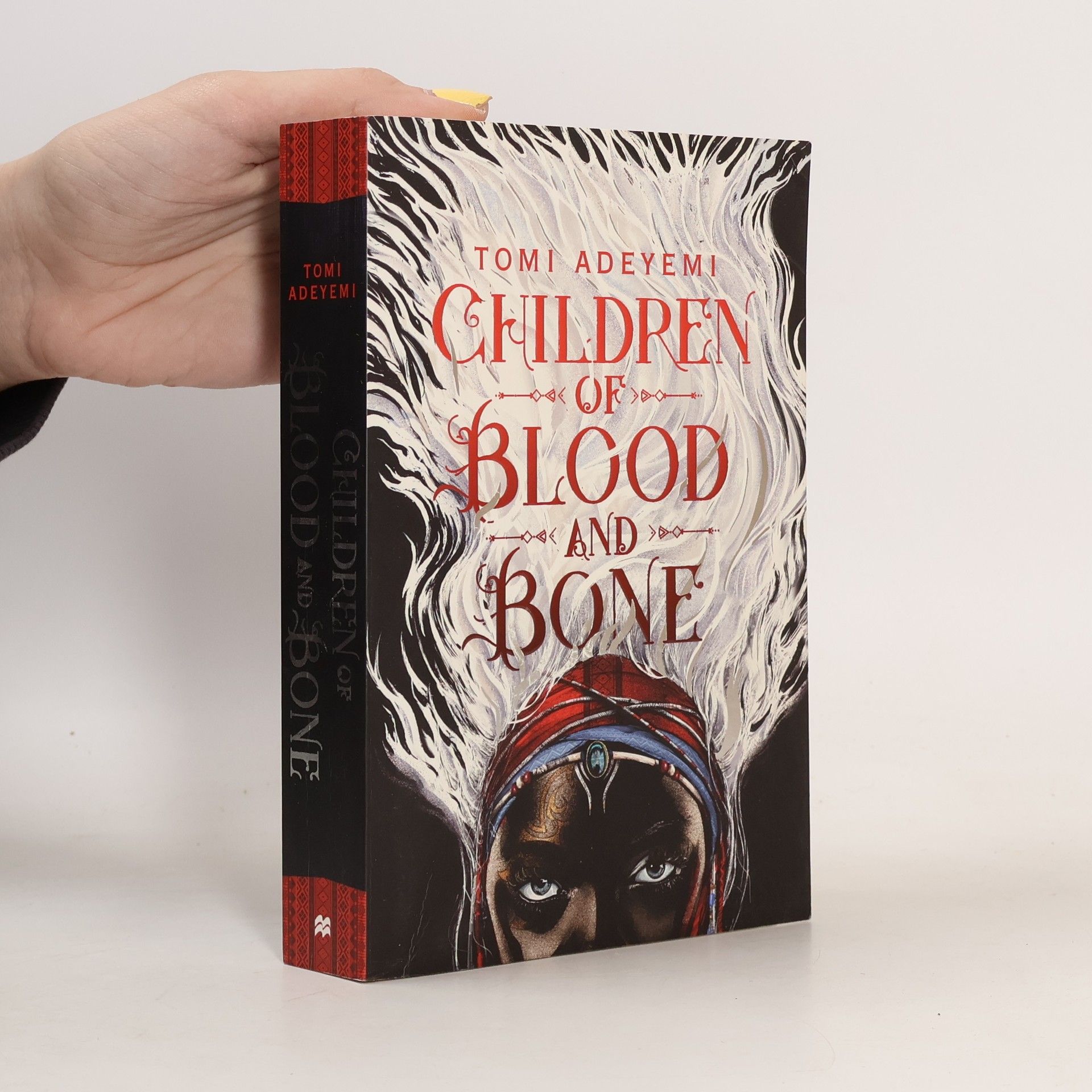 Tomi Adeyemi Children of blood and bone