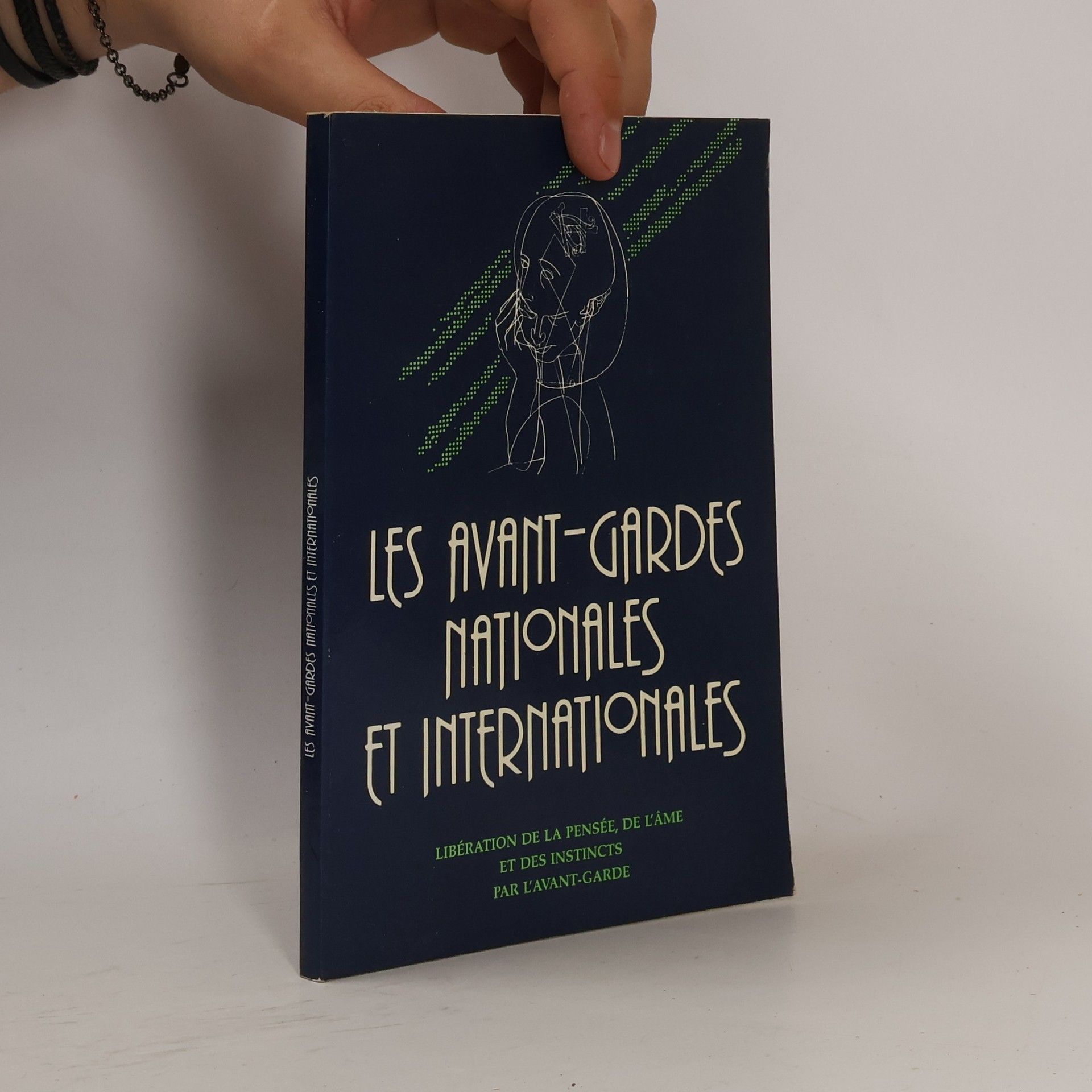 Collectif d'auteurs Les avant-gardes nationales et internationales