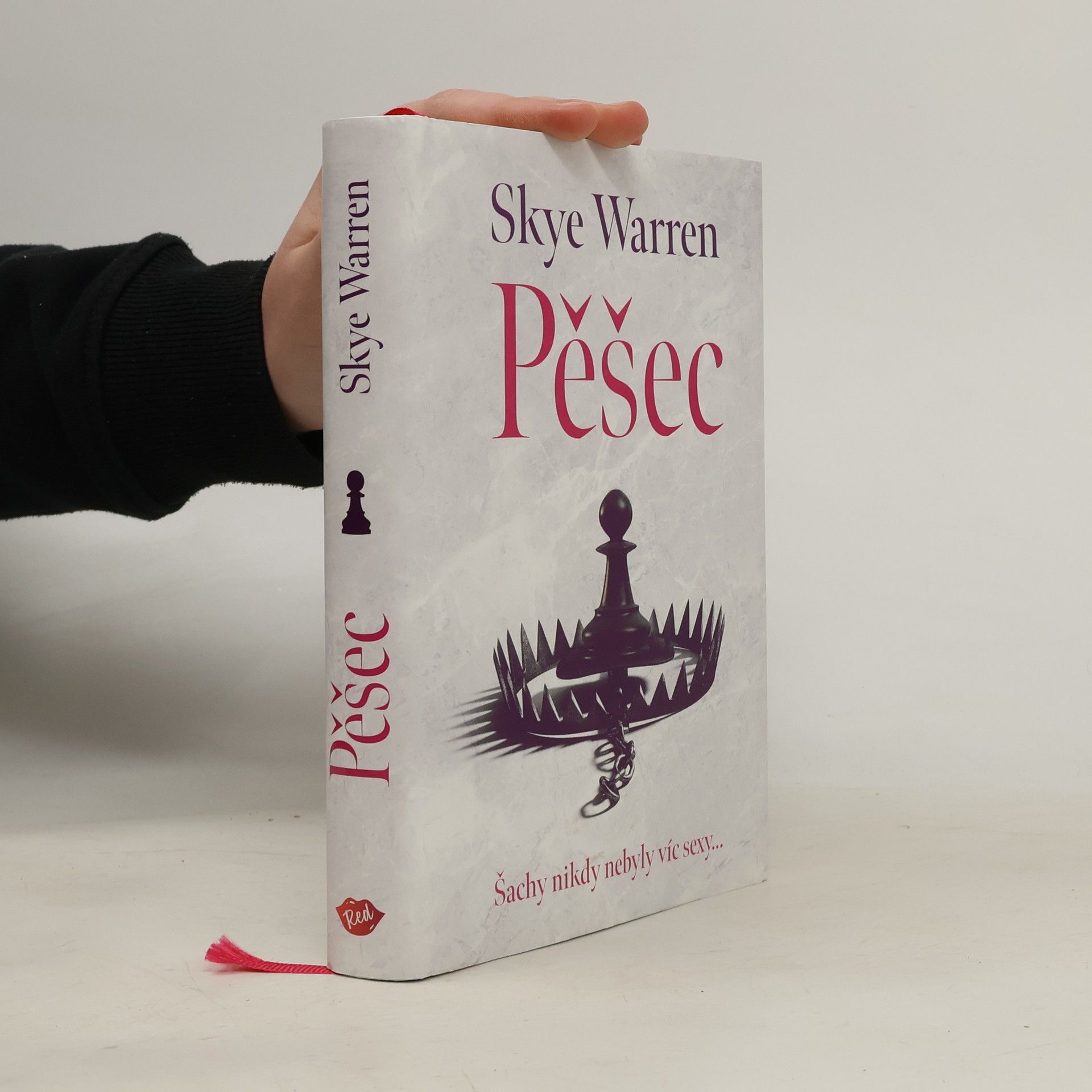 Skye Warren Pěšec