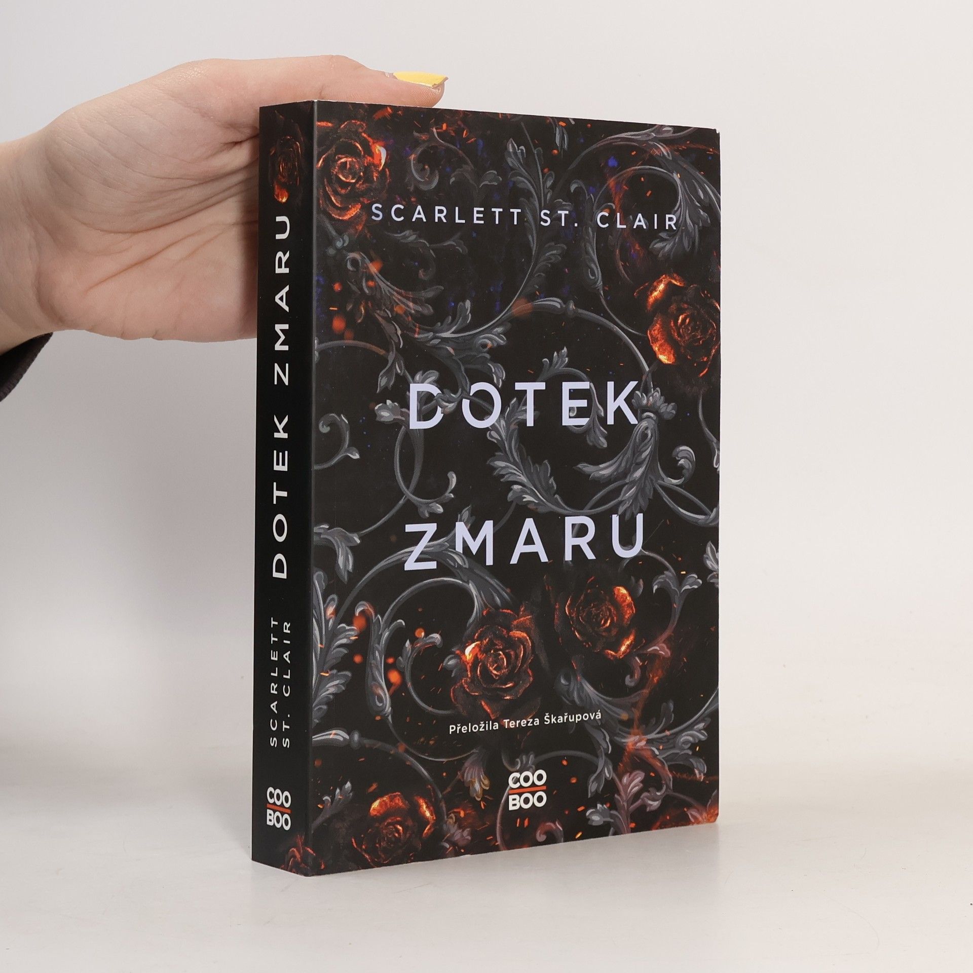 Scarlett St. Clair Dotek zmaru