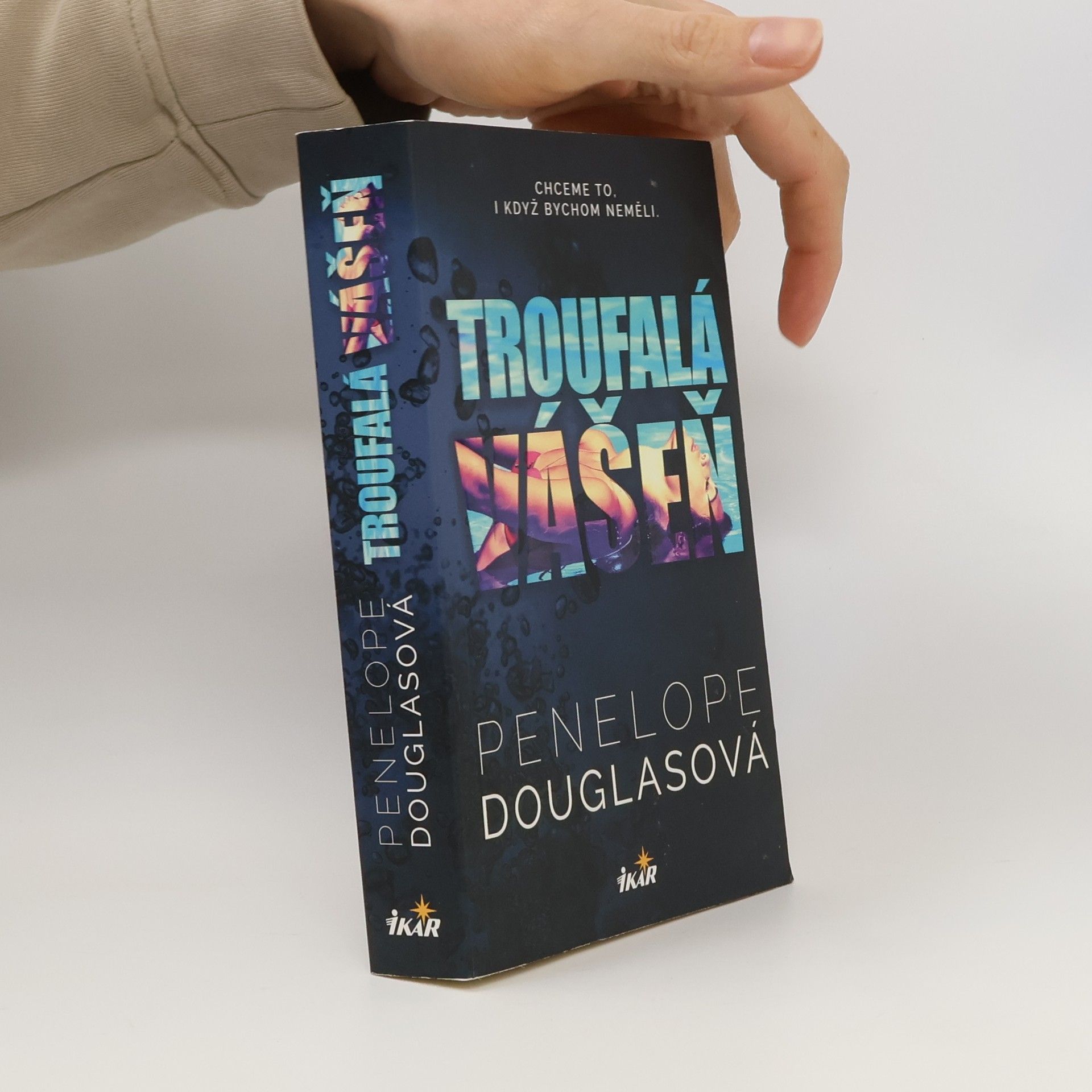 Penelope Douglas Troufalá vášeň