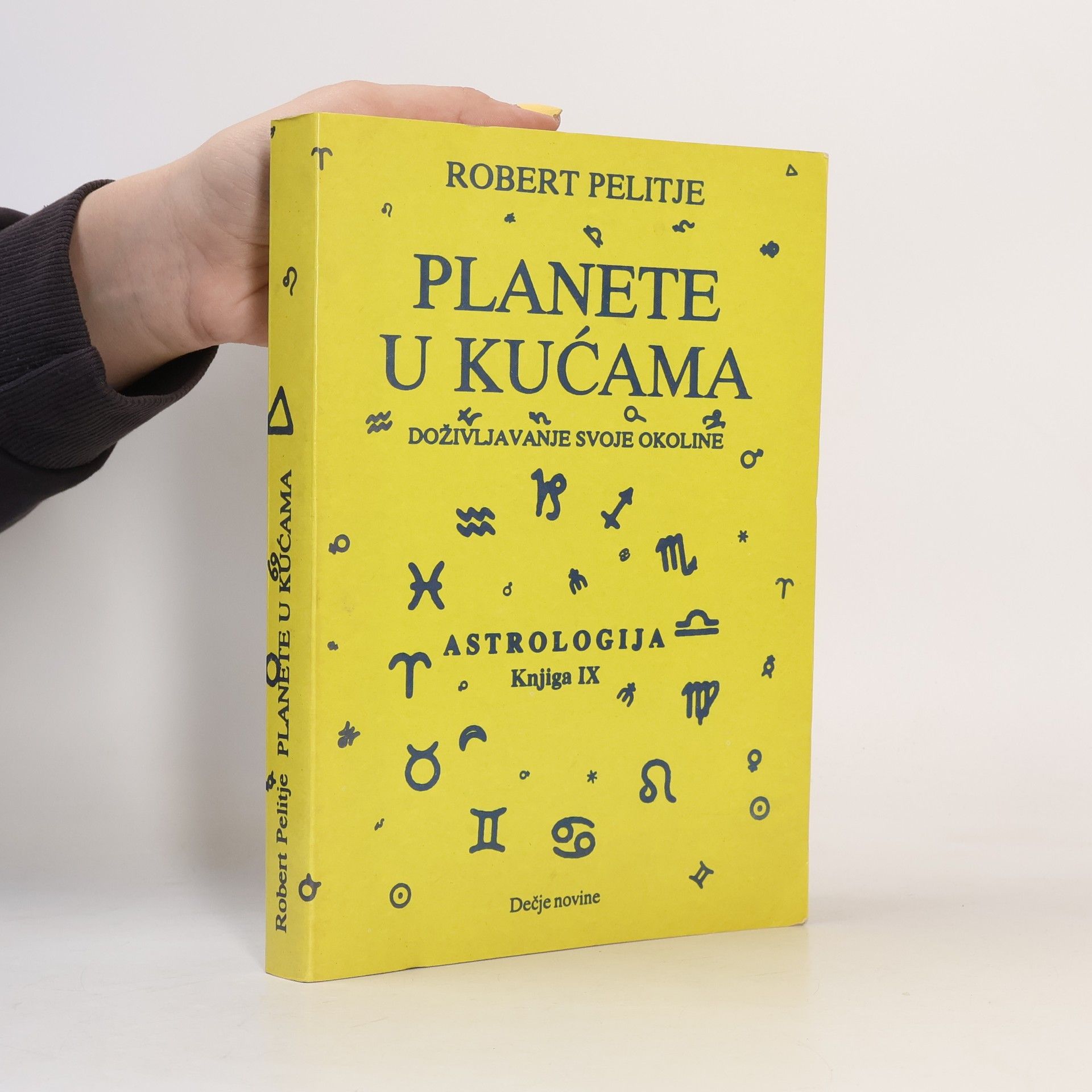 Robert Pelitje Planete U Kućama