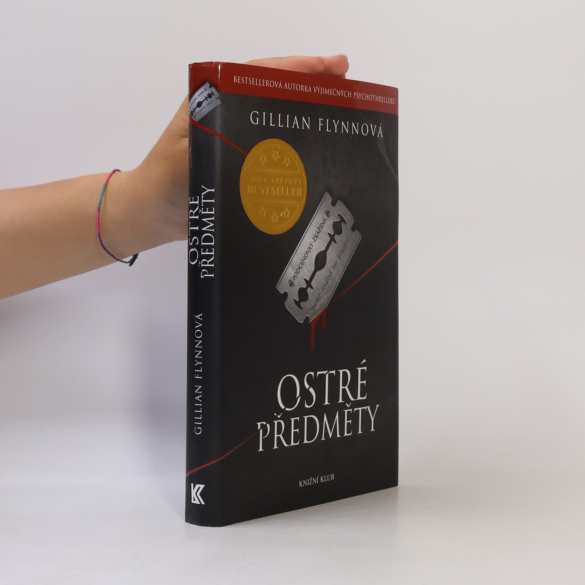 Gillian Flynn Ostré předměty