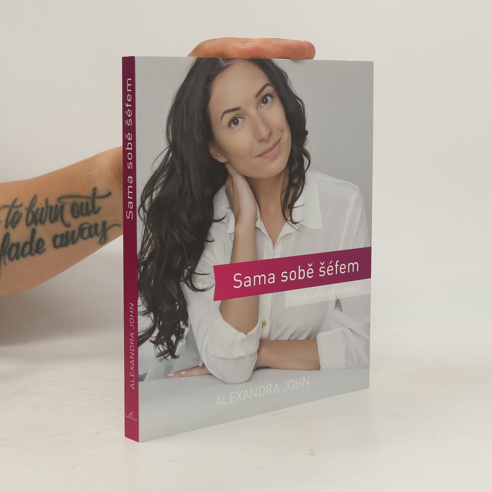 Alexandra John Sama sobě šéfem