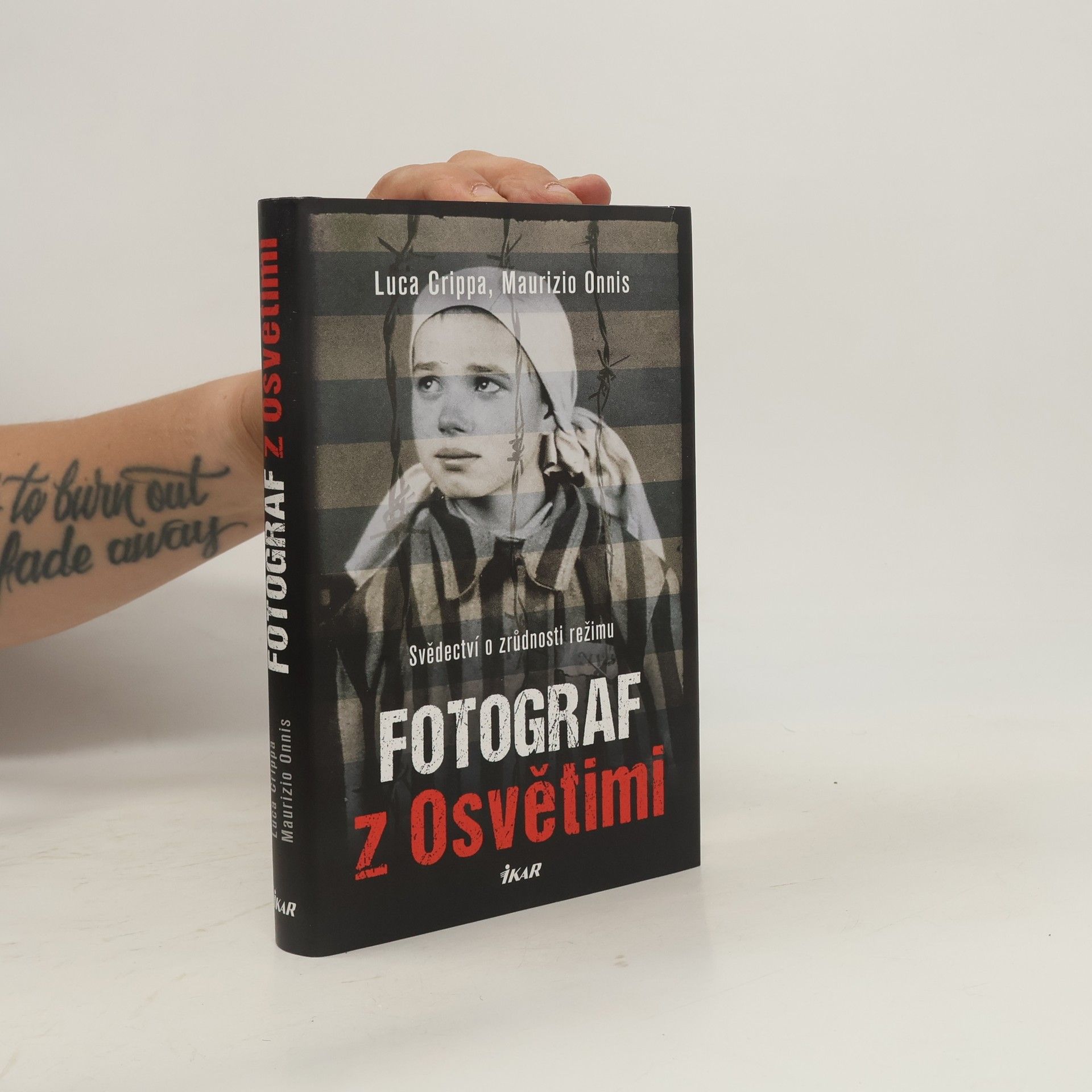 Luca Crippa Fotograf z Osvětimi