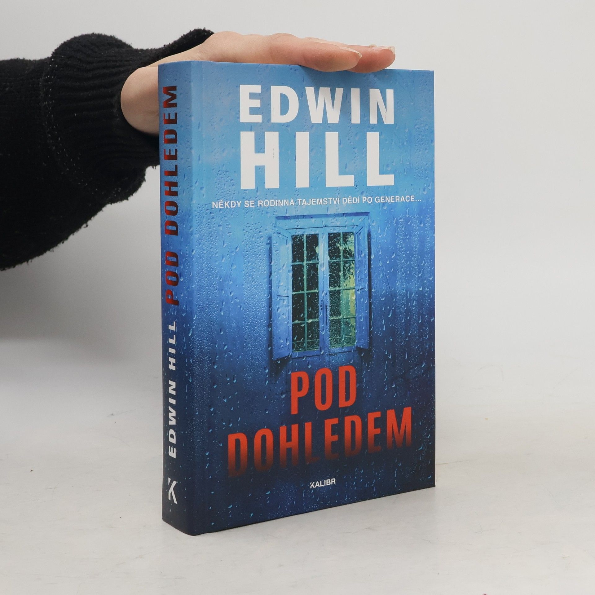 Edwin Hill Pod dohledem