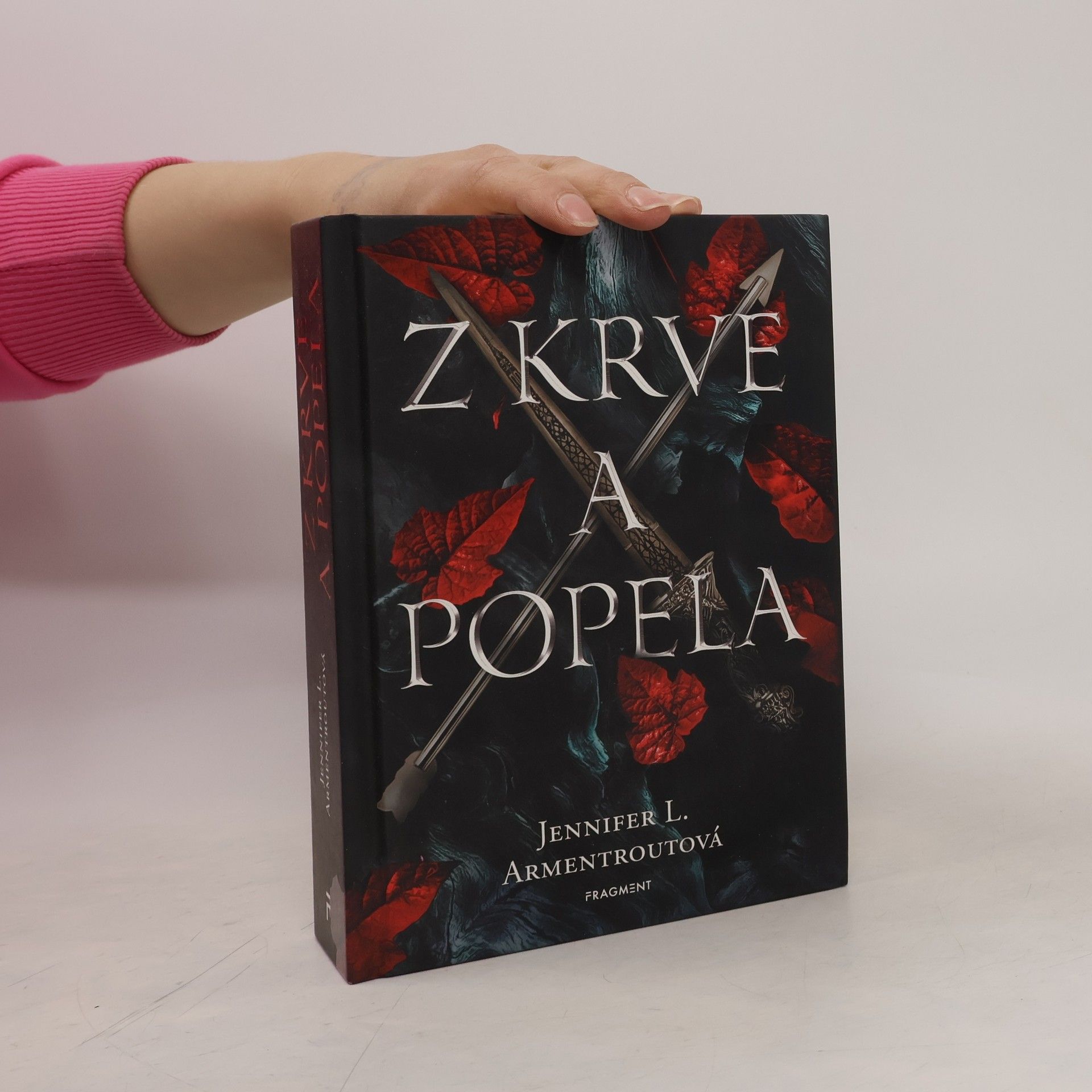 Jennifer Armentrout Z krve a popela