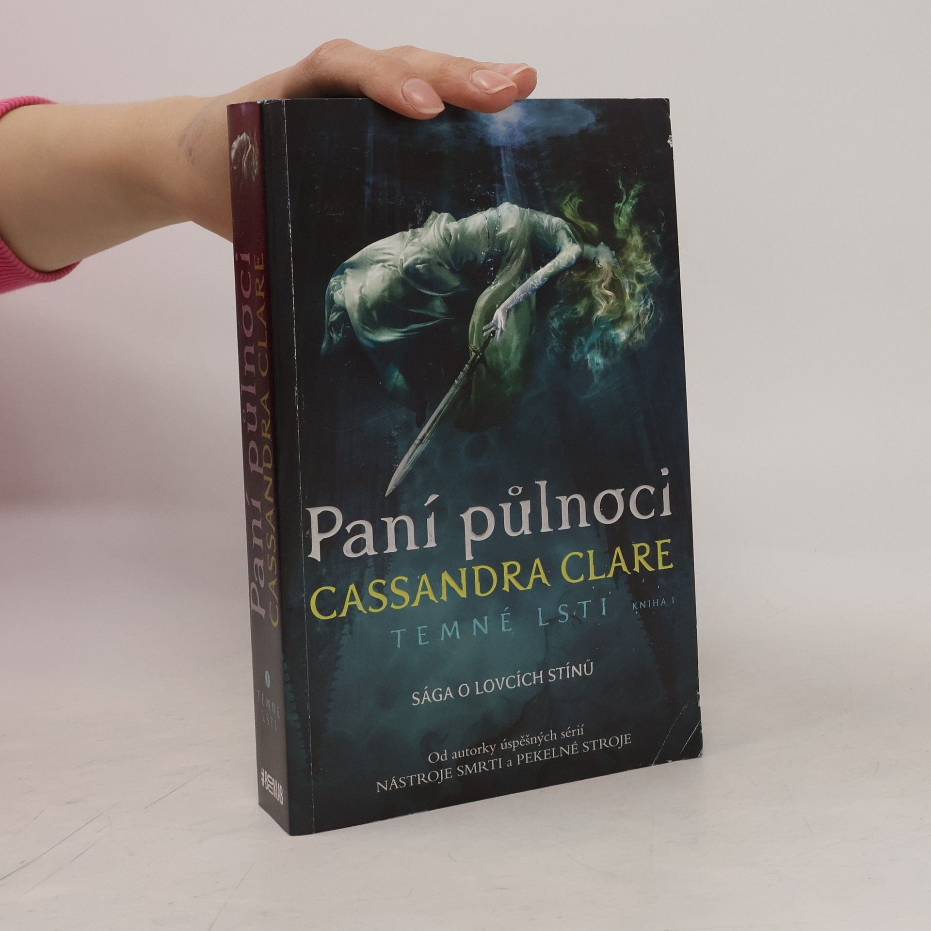 Cassandra Clare Temné lsti. Kniha první, Paní půlnoci