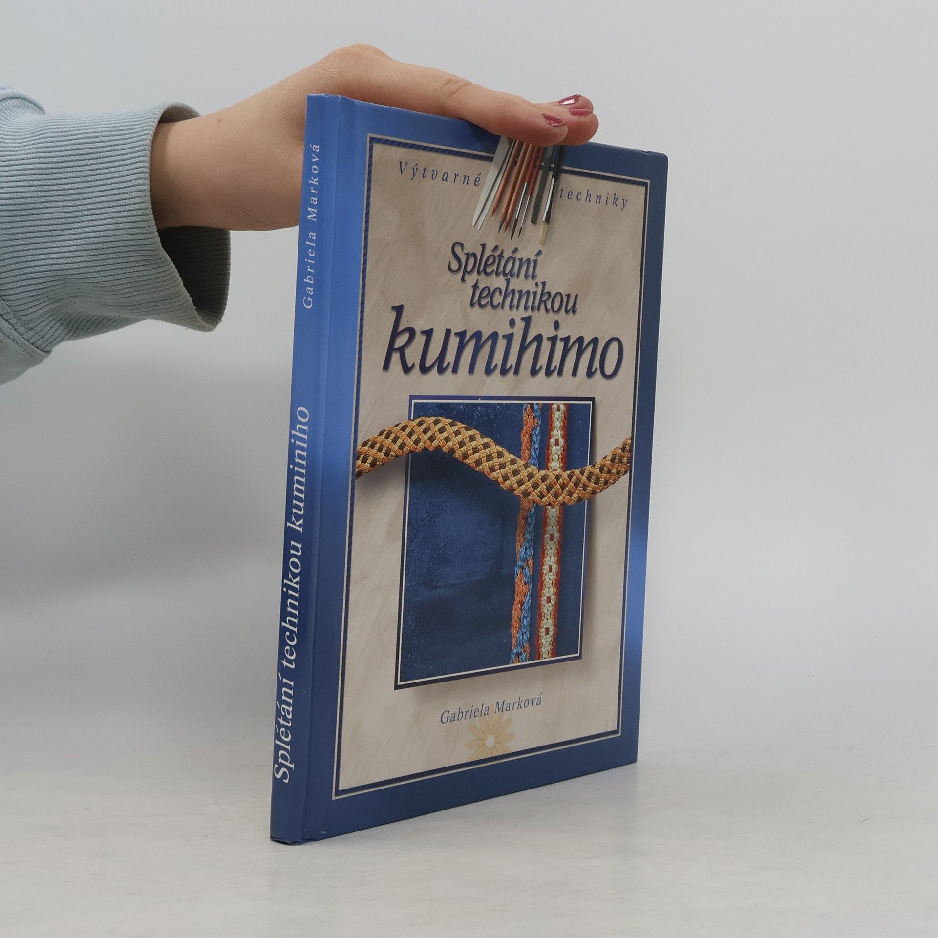 Splétání technikou kumihimo