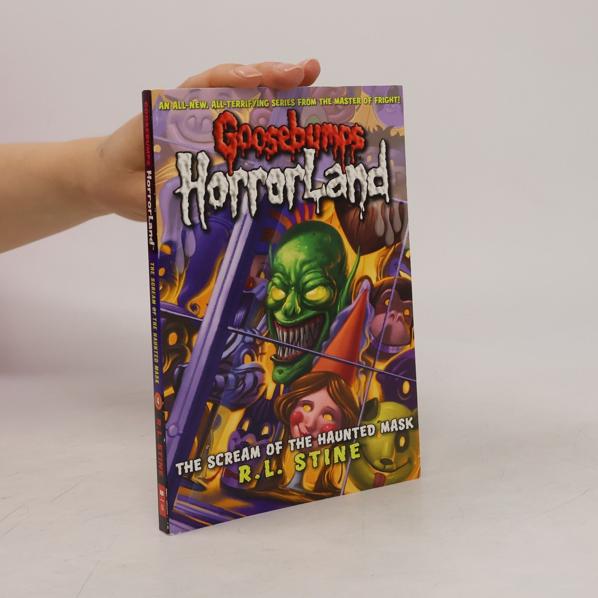 R. L. Stine Horror Land: The Scream of the Haunted Mask.