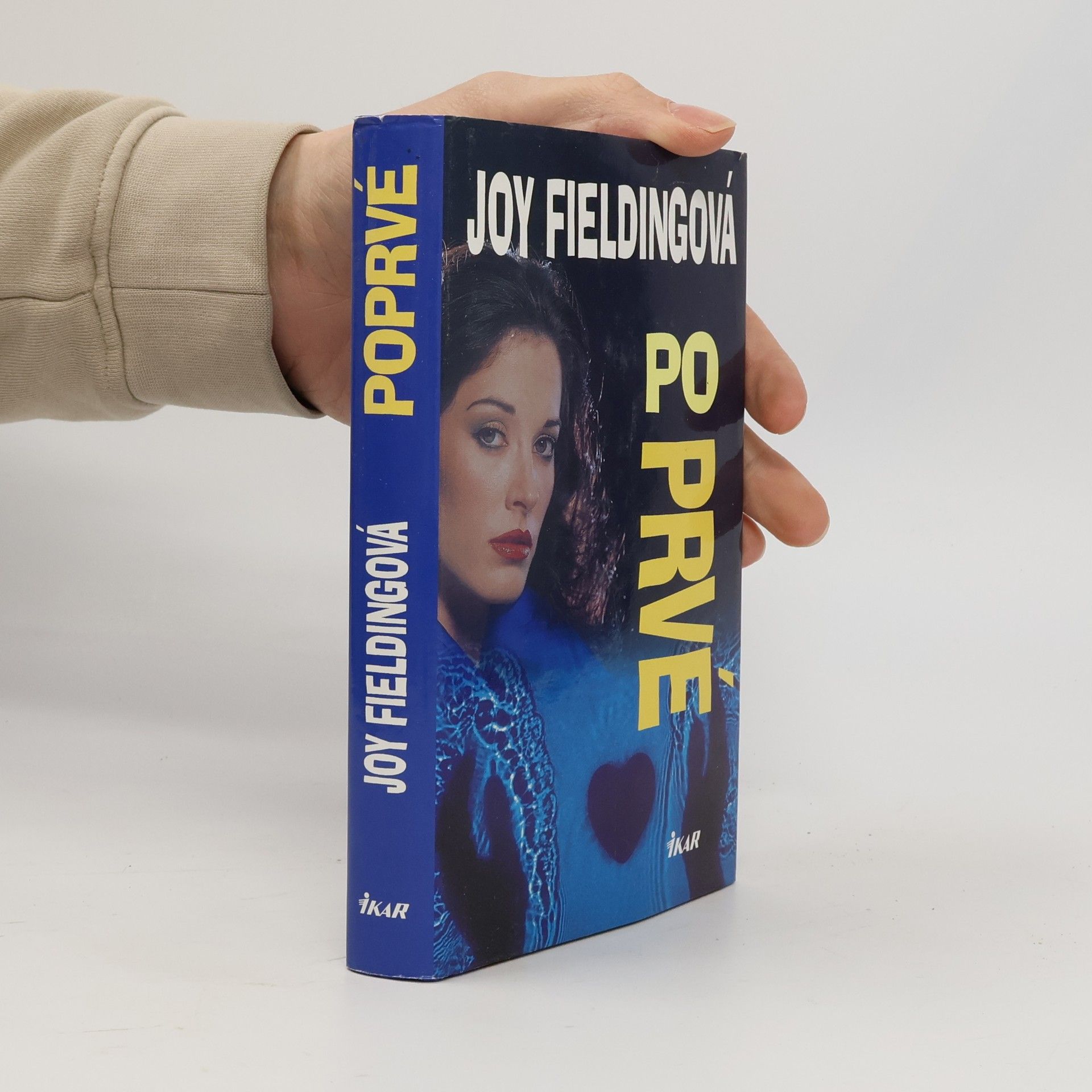 Joy Fielding Poprvé