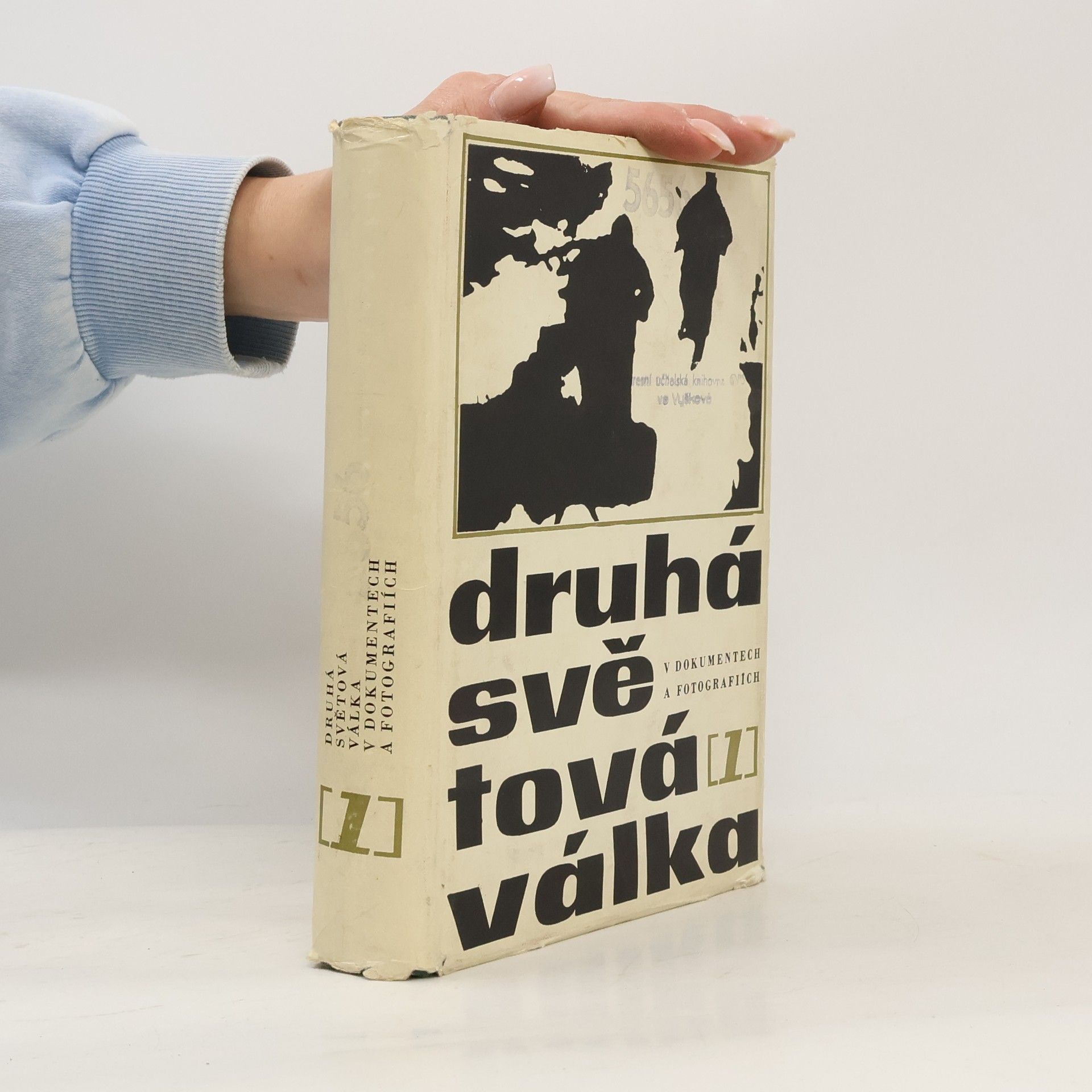 Druhá světová válka v dokumentech a fotografiích. 1