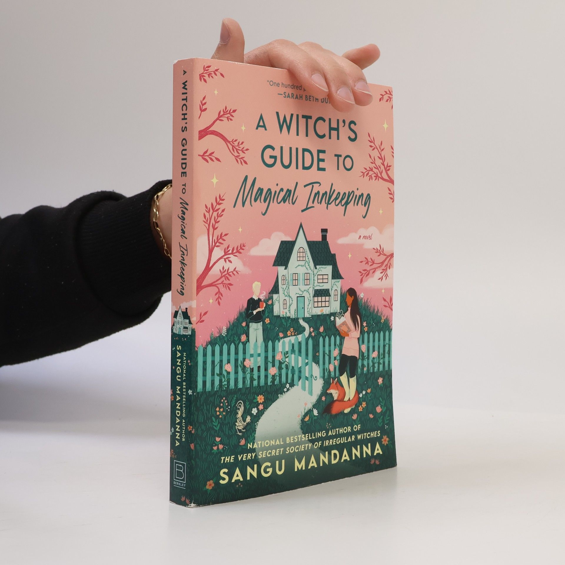 A Witch's Guide to Magical Innkeeping (English Edition)