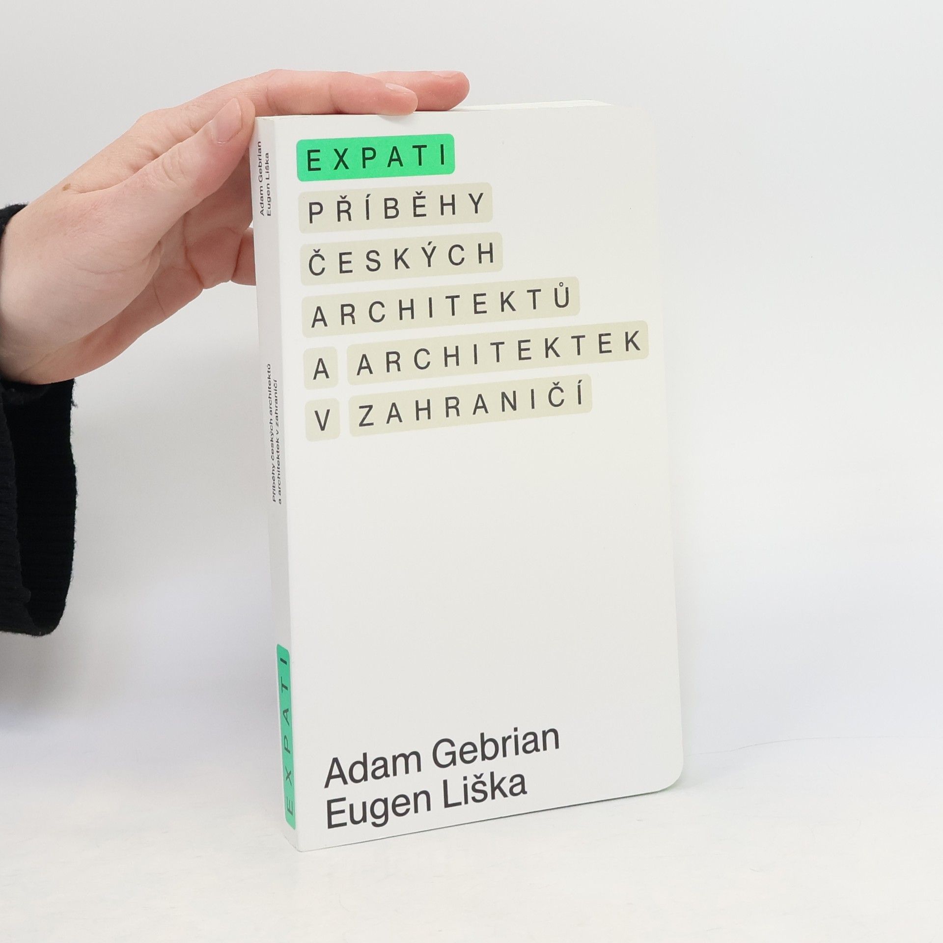 Adam Gebrian Expati