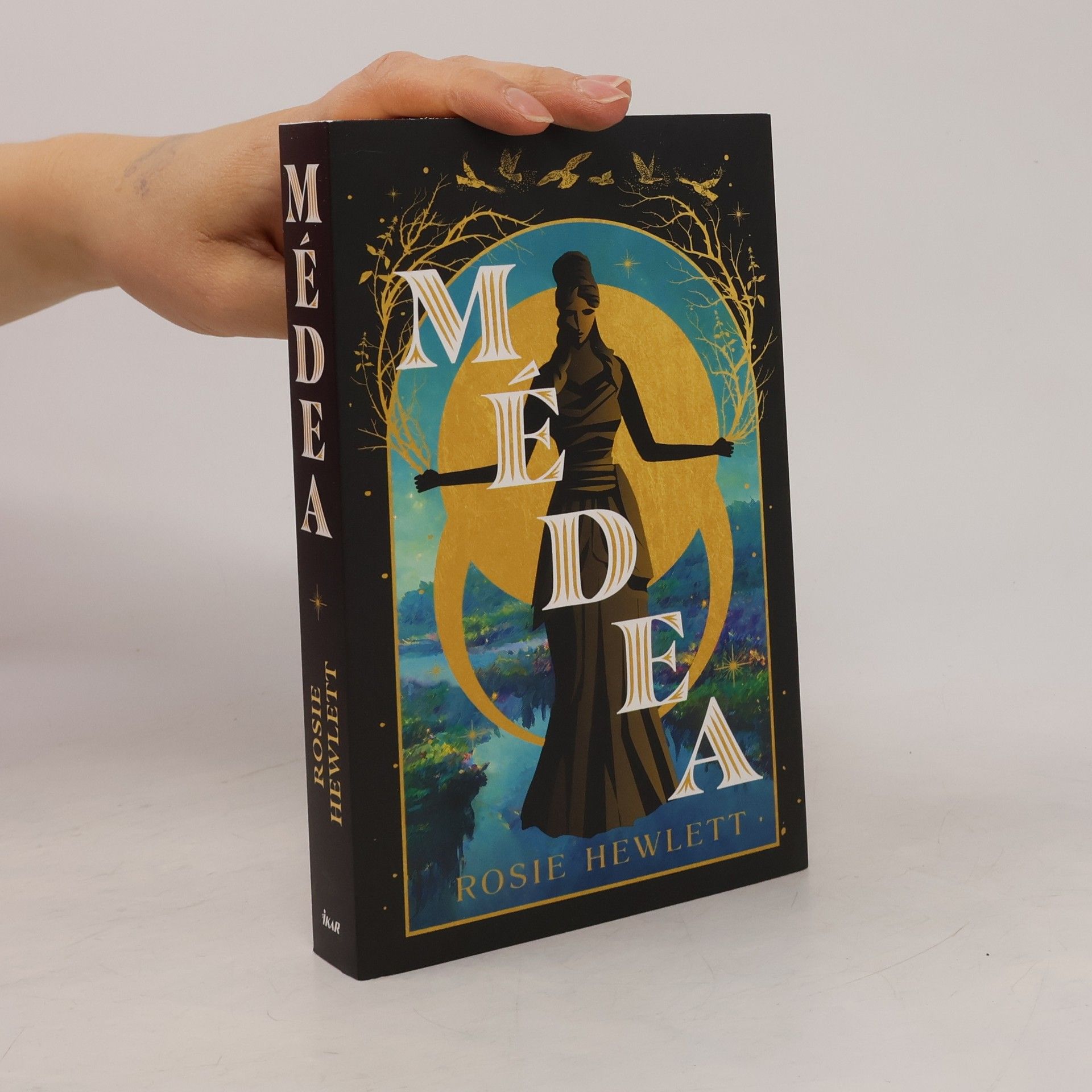 Rosie Hewlett Médea