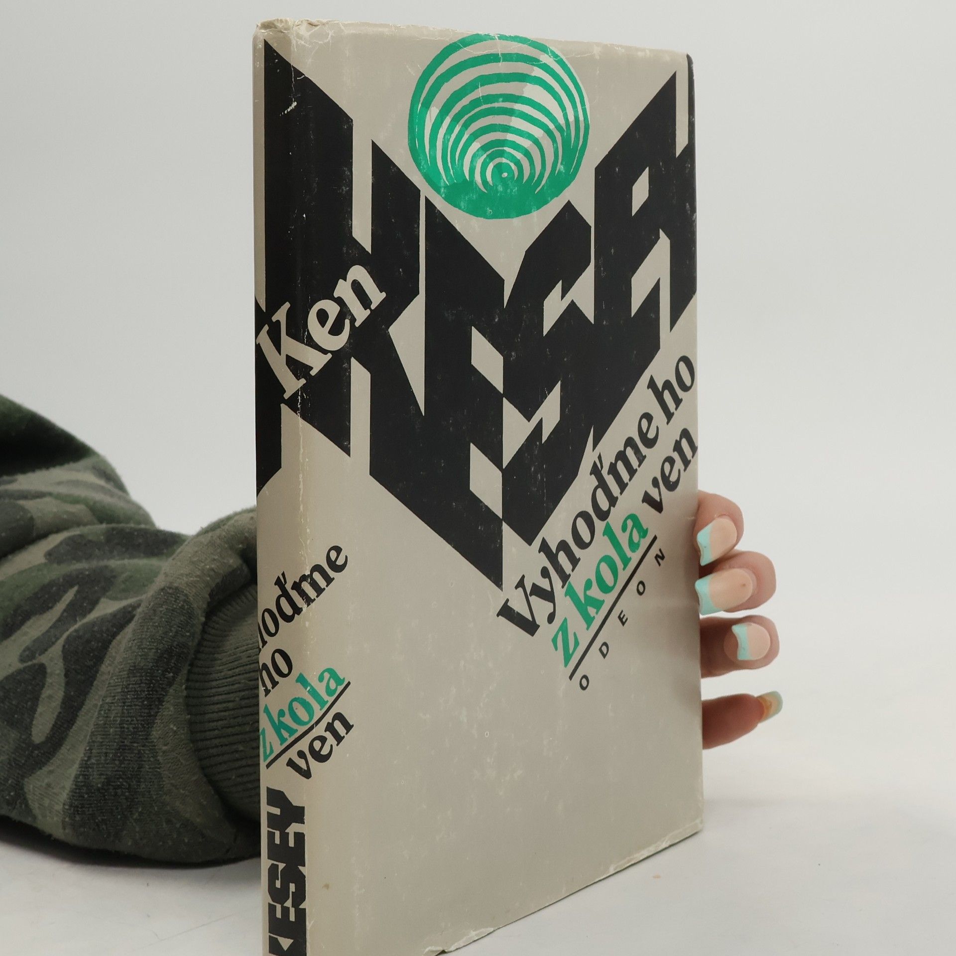 Ken Kesey Vyhoďme ho z kola ven
