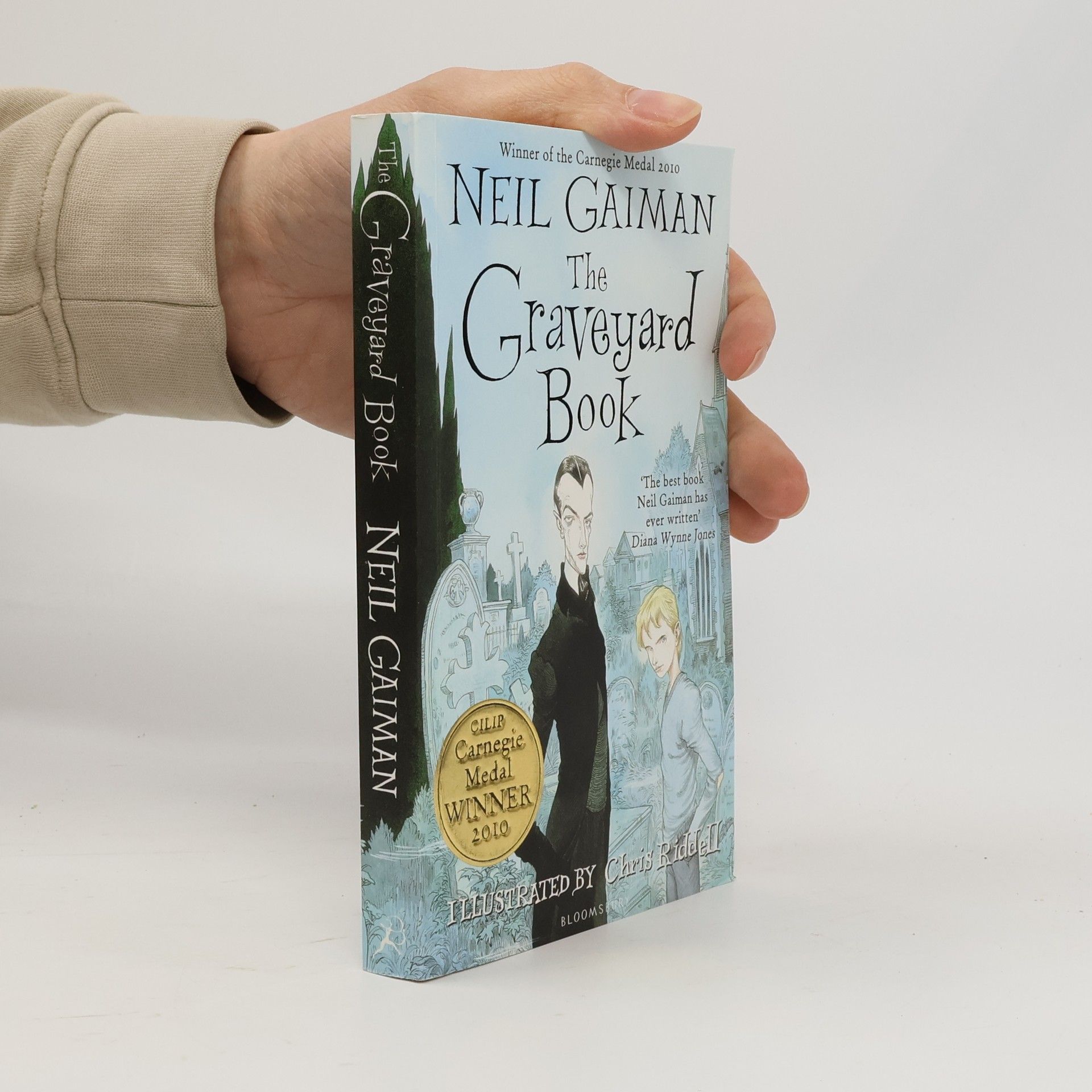 Neil Gaiman The graveyard book