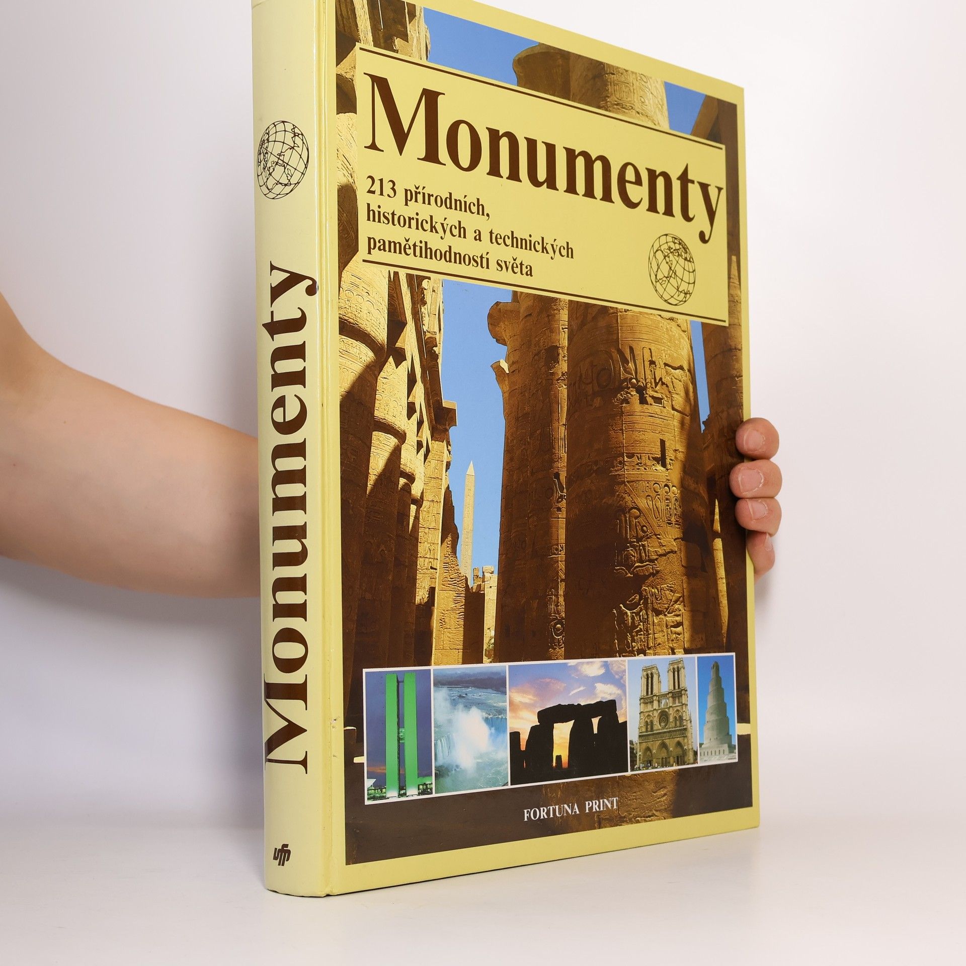 AA.VV. Monumenty