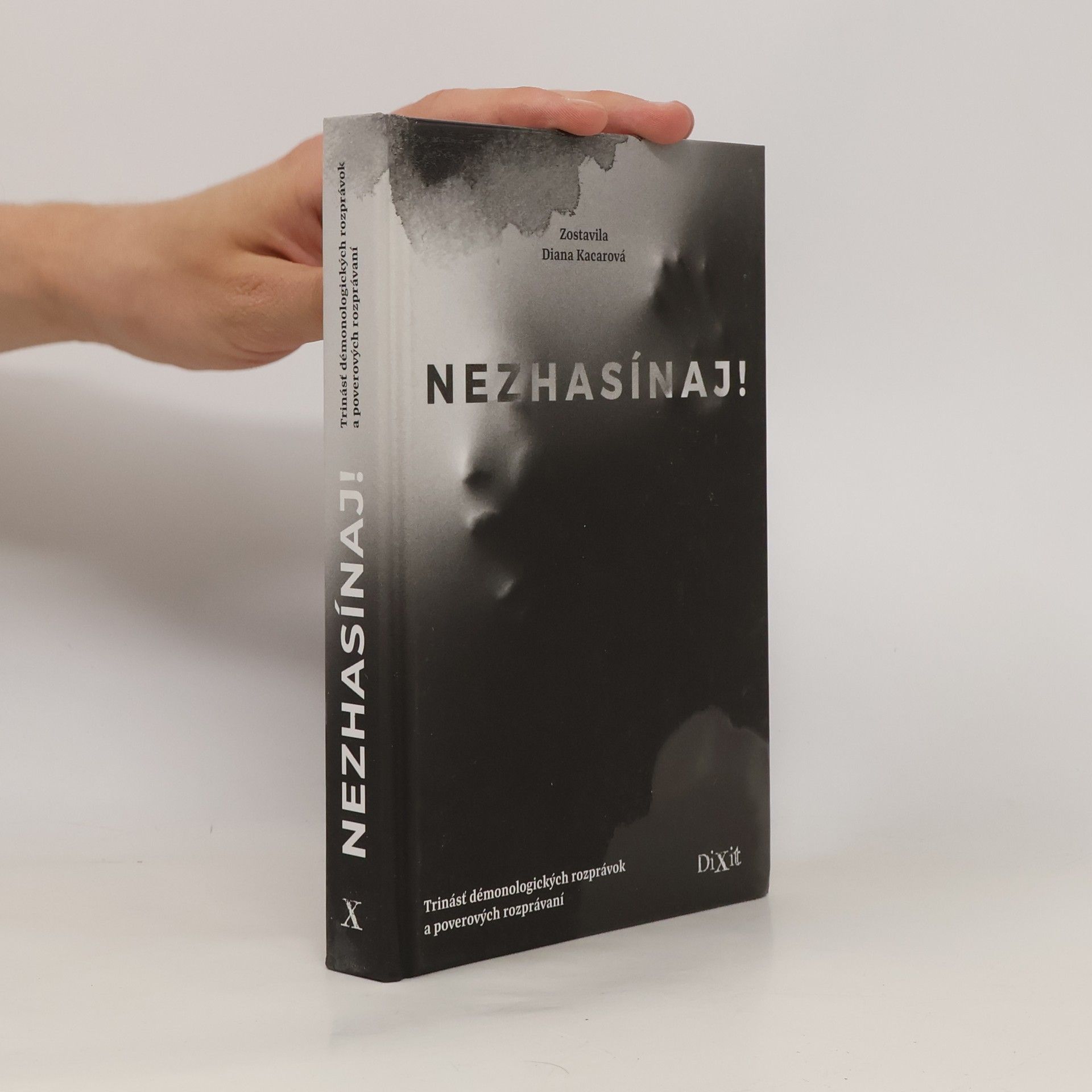 Diana Kacarová Nezhasínaj!