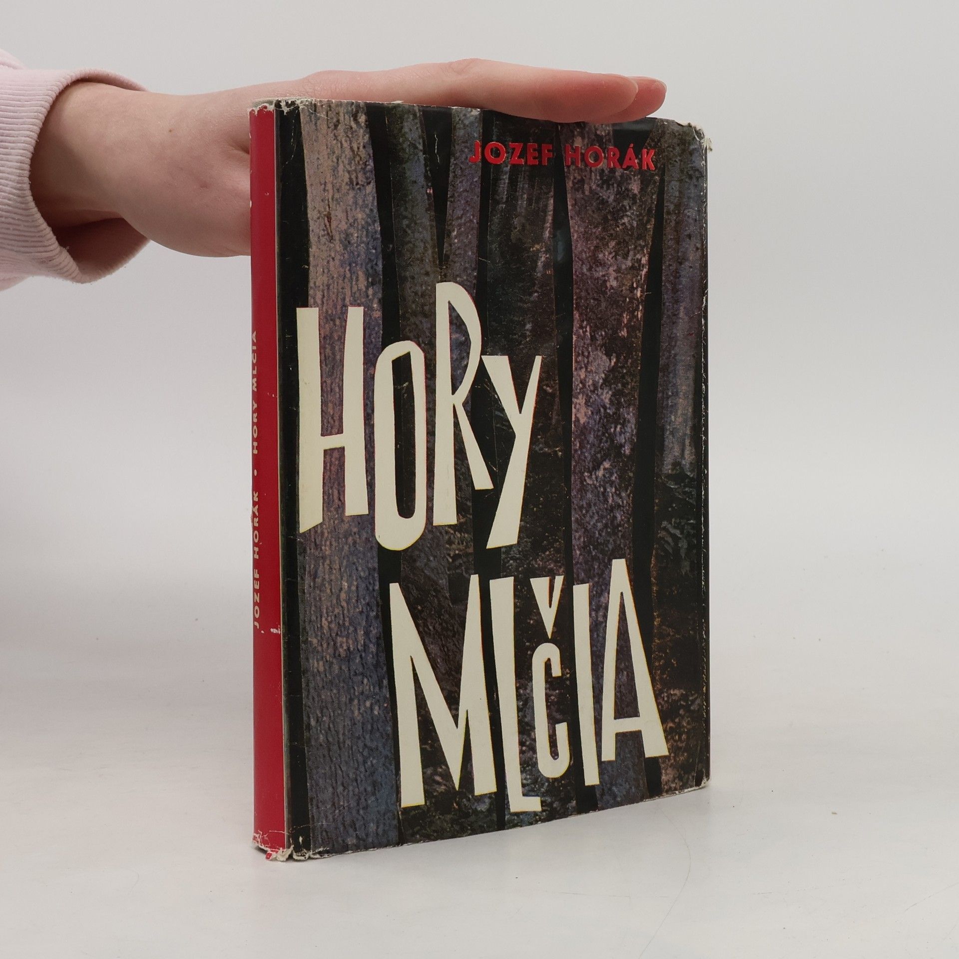 Hory mlčia