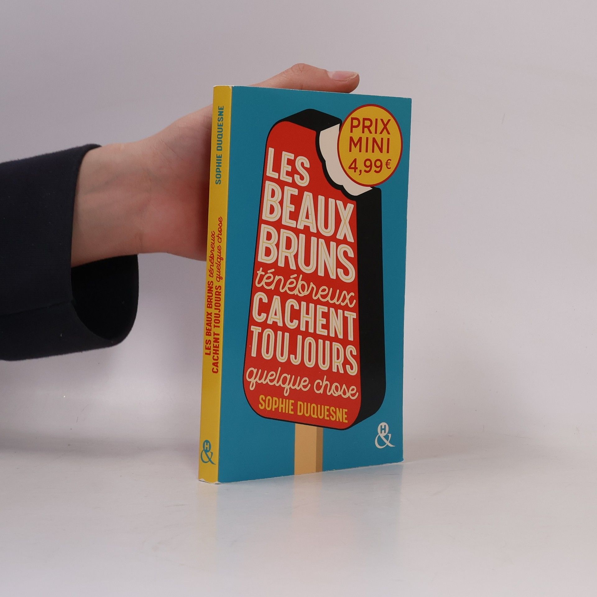 Les beaux bruns ténébreux cachent toujours quelque chose